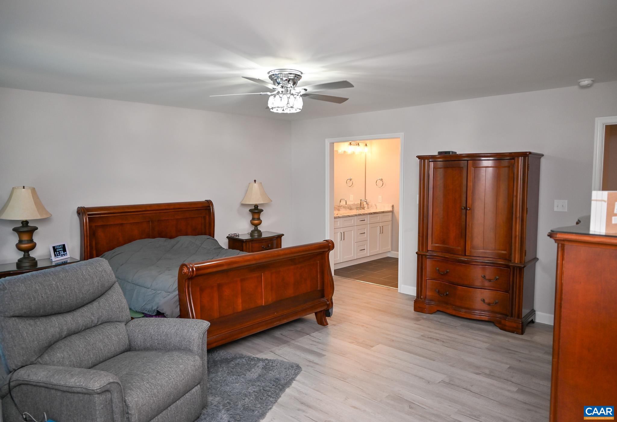 9 SASSAFRAS RD