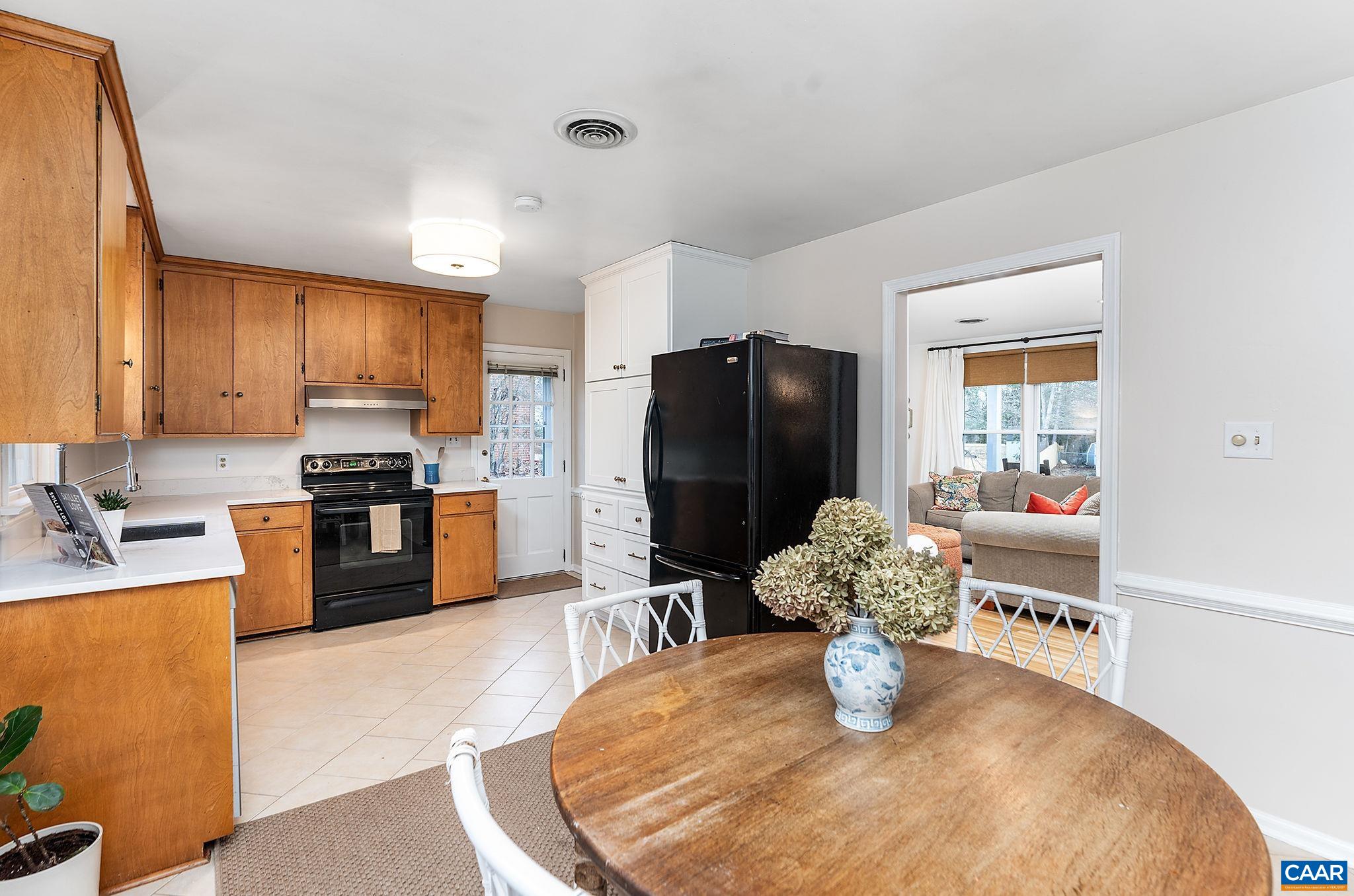 102 MIDDLESEX DR