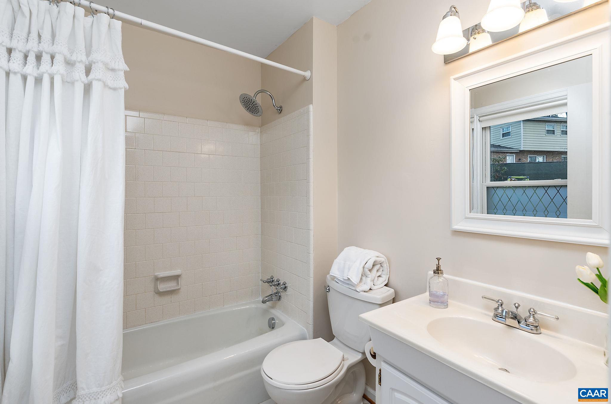 102 MIDDLESEX DR