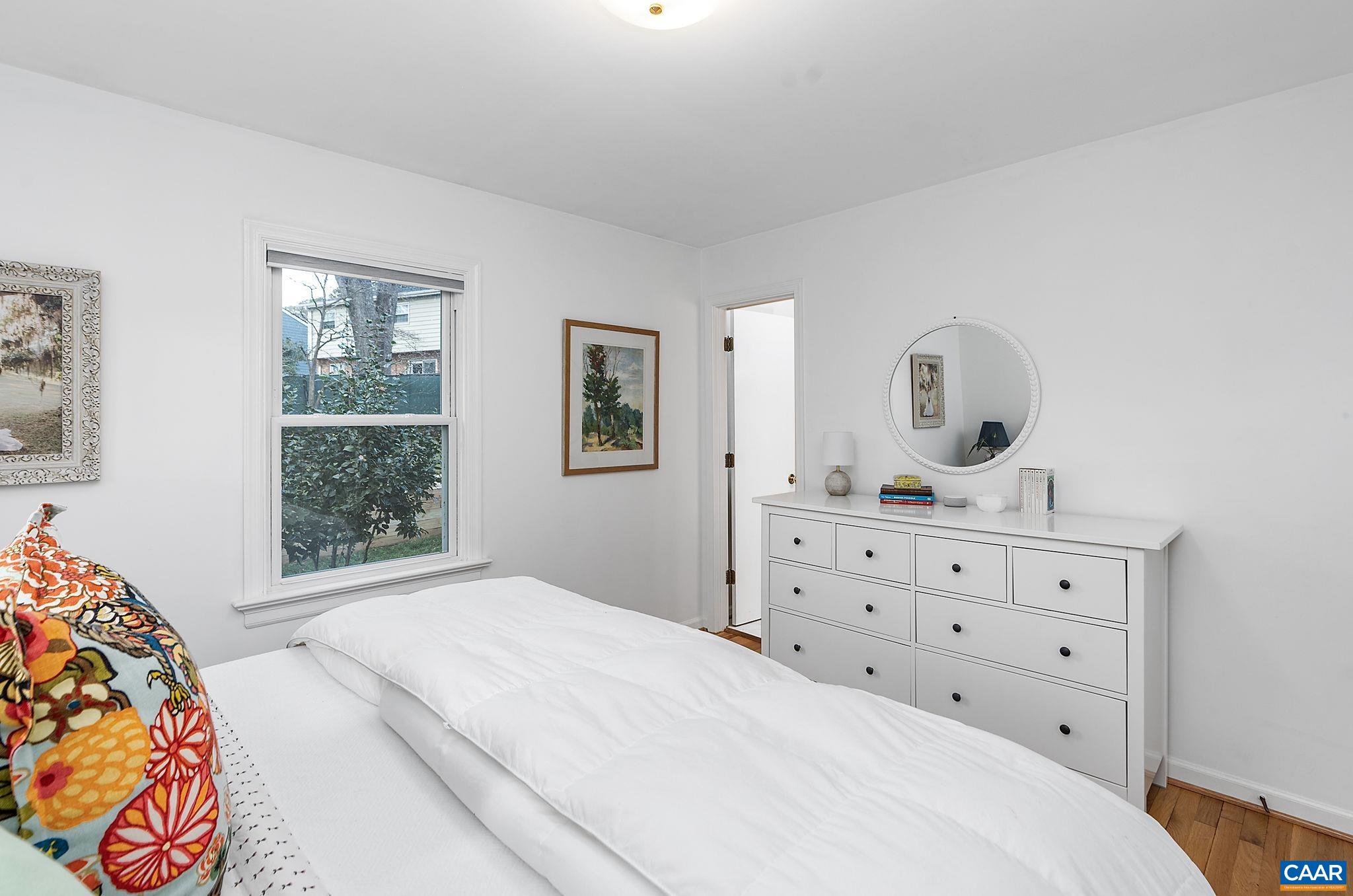 102 MIDDLESEX DR