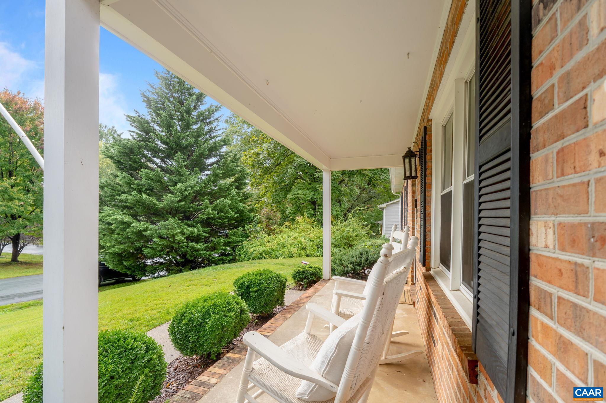 102 MIDDLESEX DR