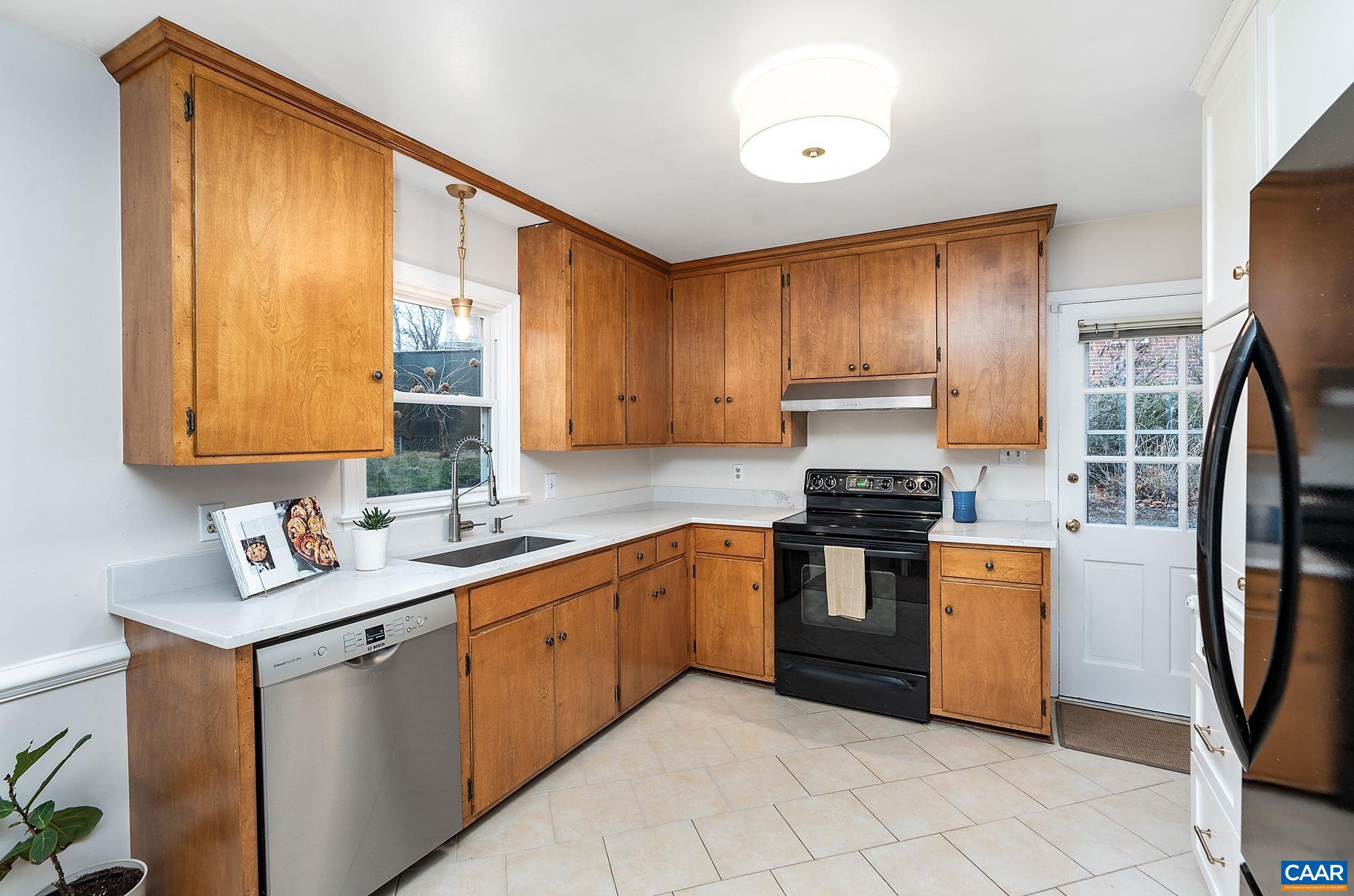 102 MIDDLESEX DR