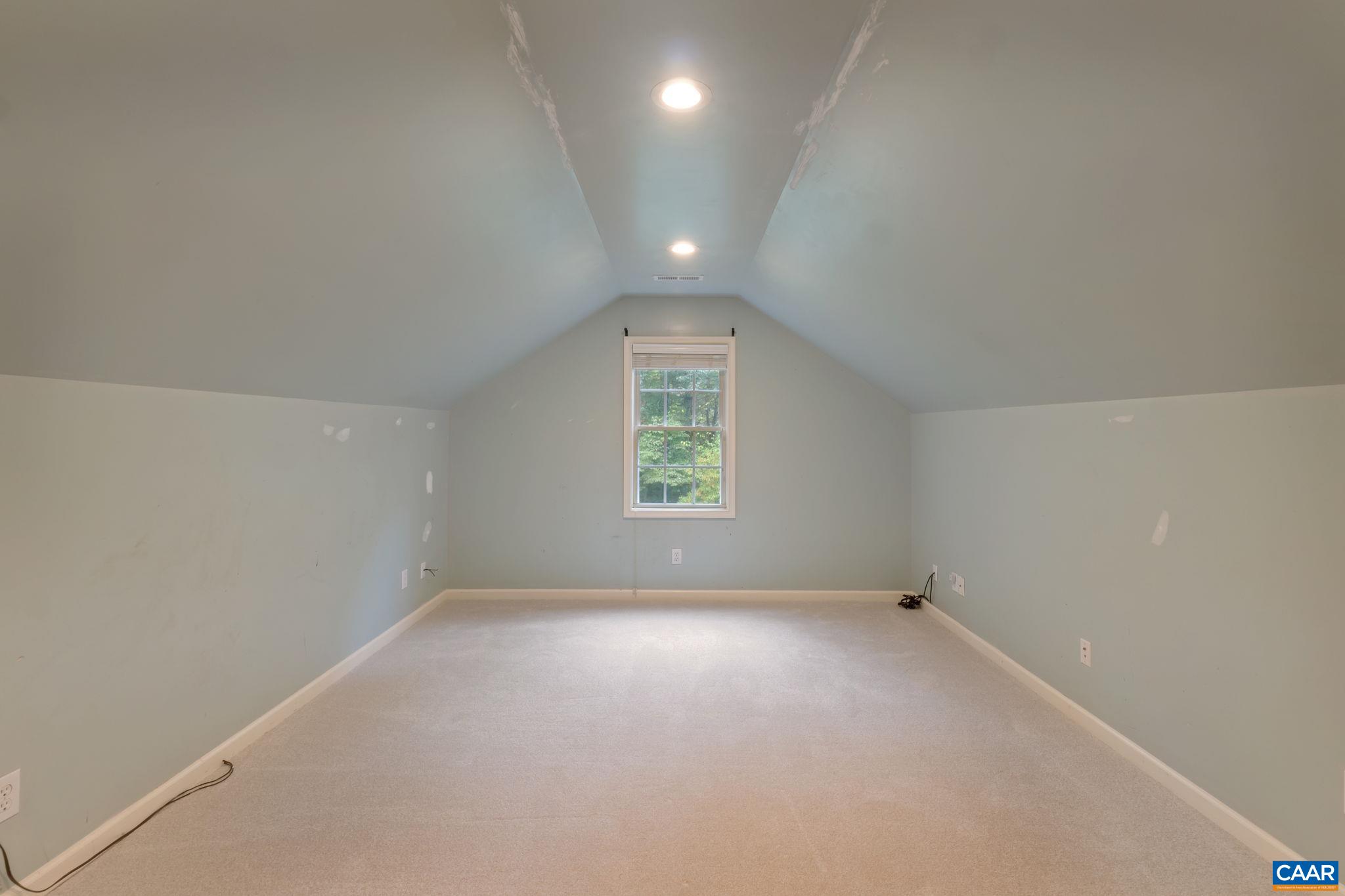 2211 WESTOVER CIR