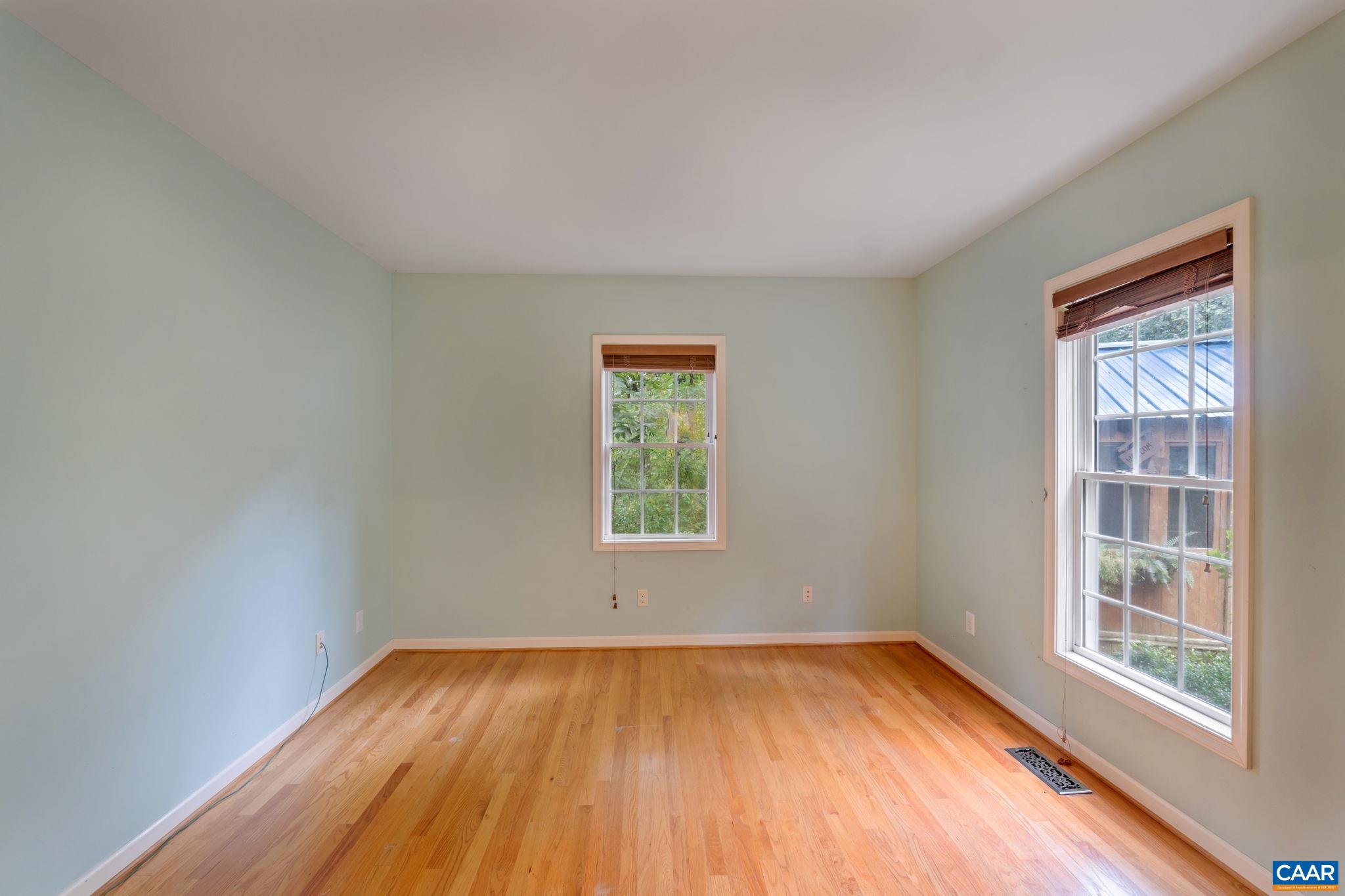 2211 WESTOVER CIR