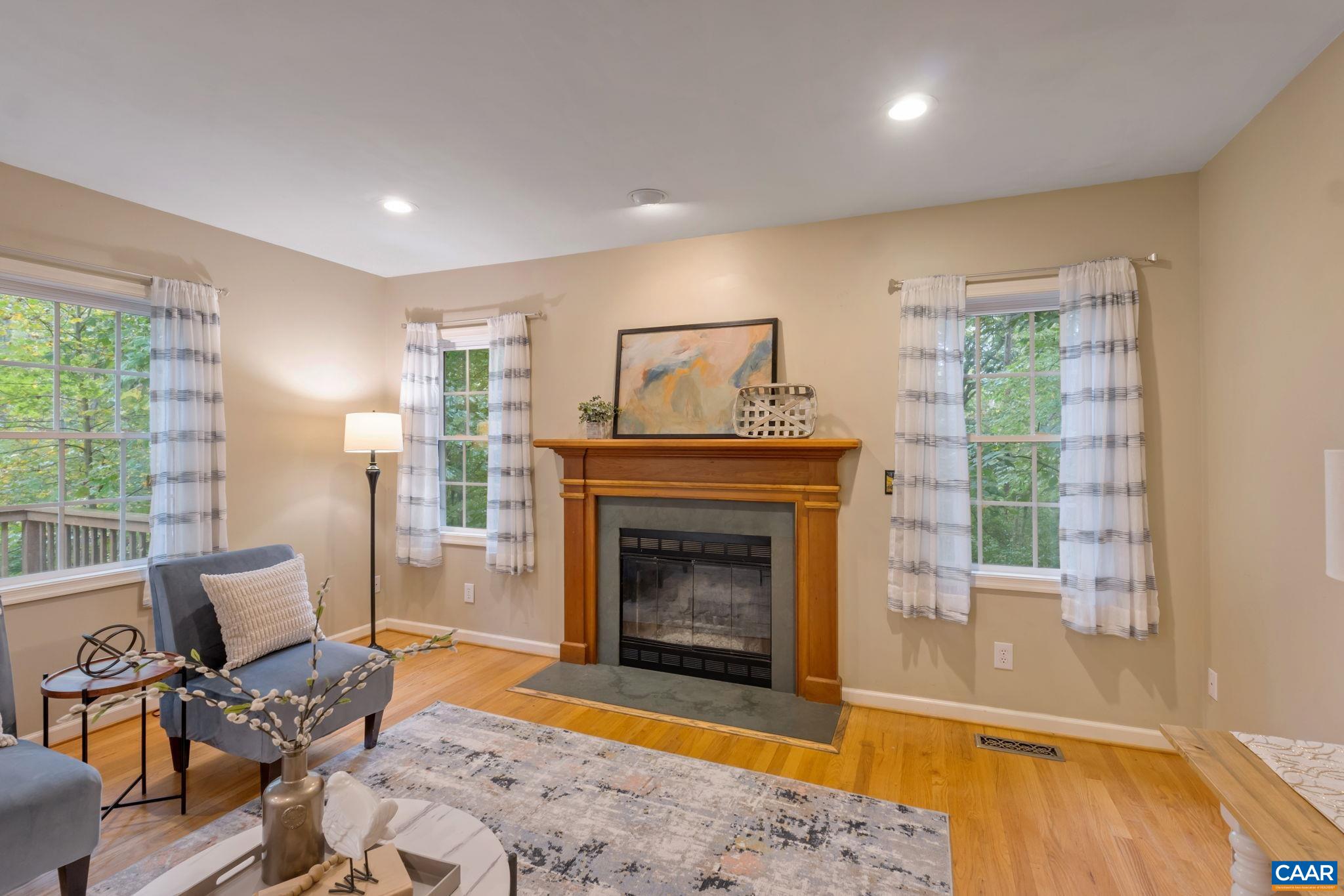 2211 WESTOVER CIR