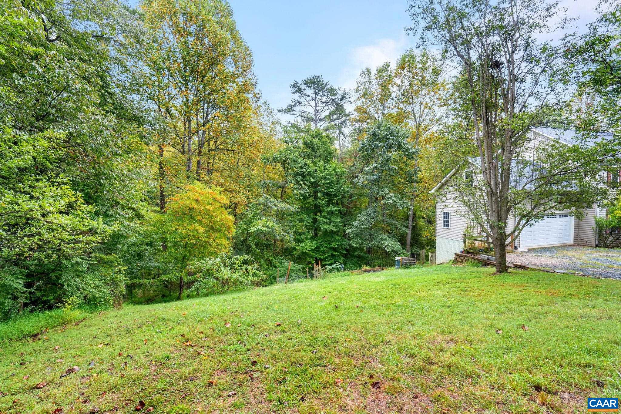 2211 WESTOVER CIR