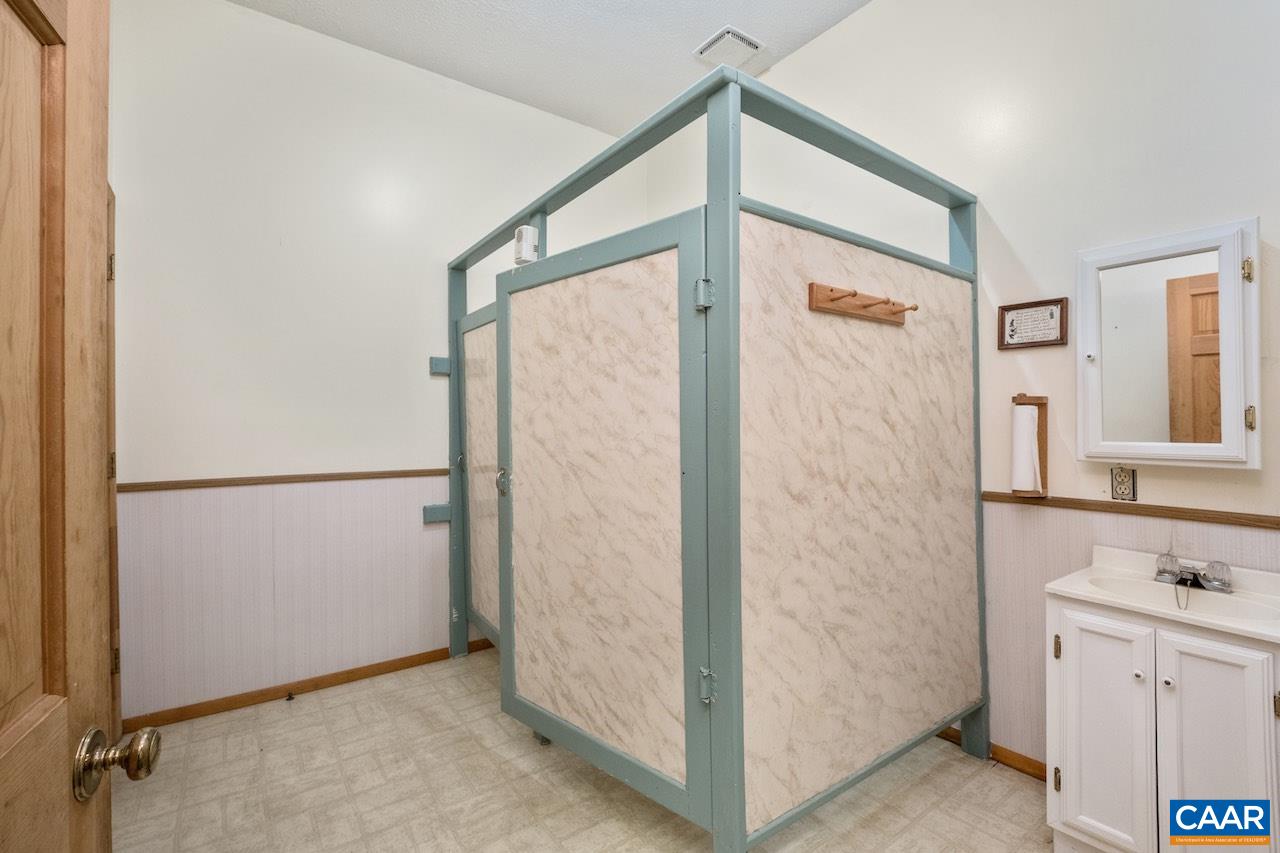 16892 PATRICK HENRY HWY