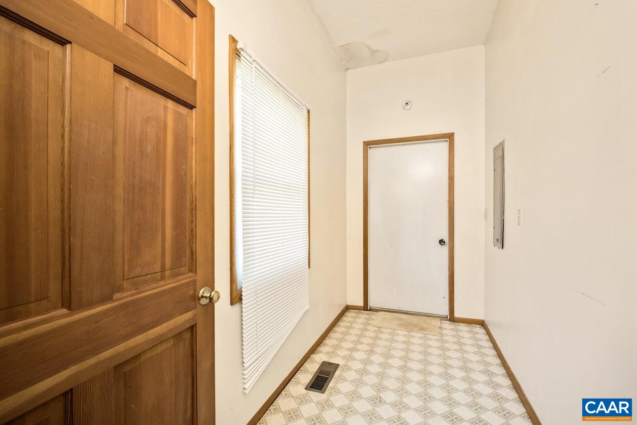 16892 PATRICK HENRY HWY