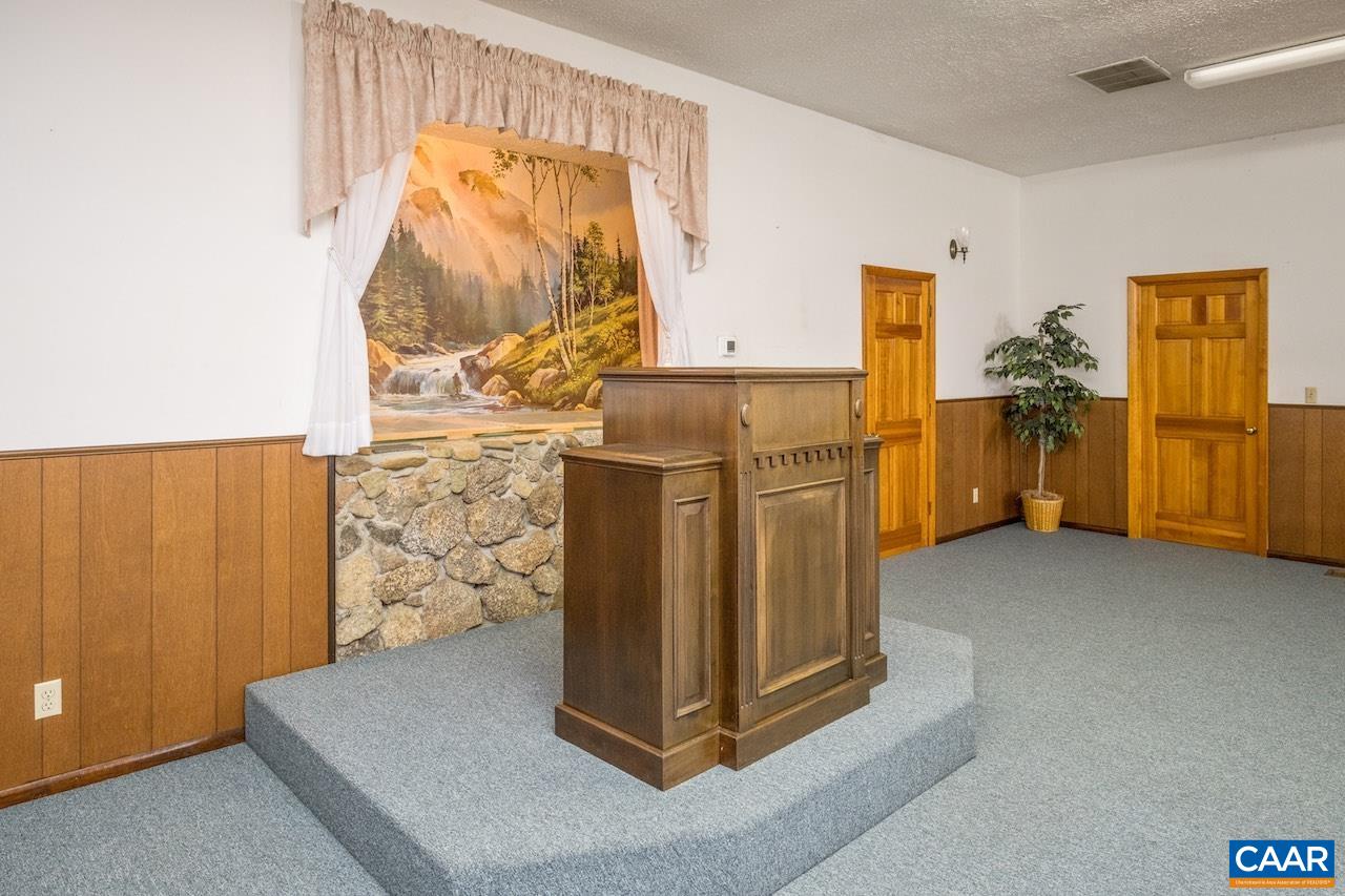 16892 PATRICK HENRY HWY