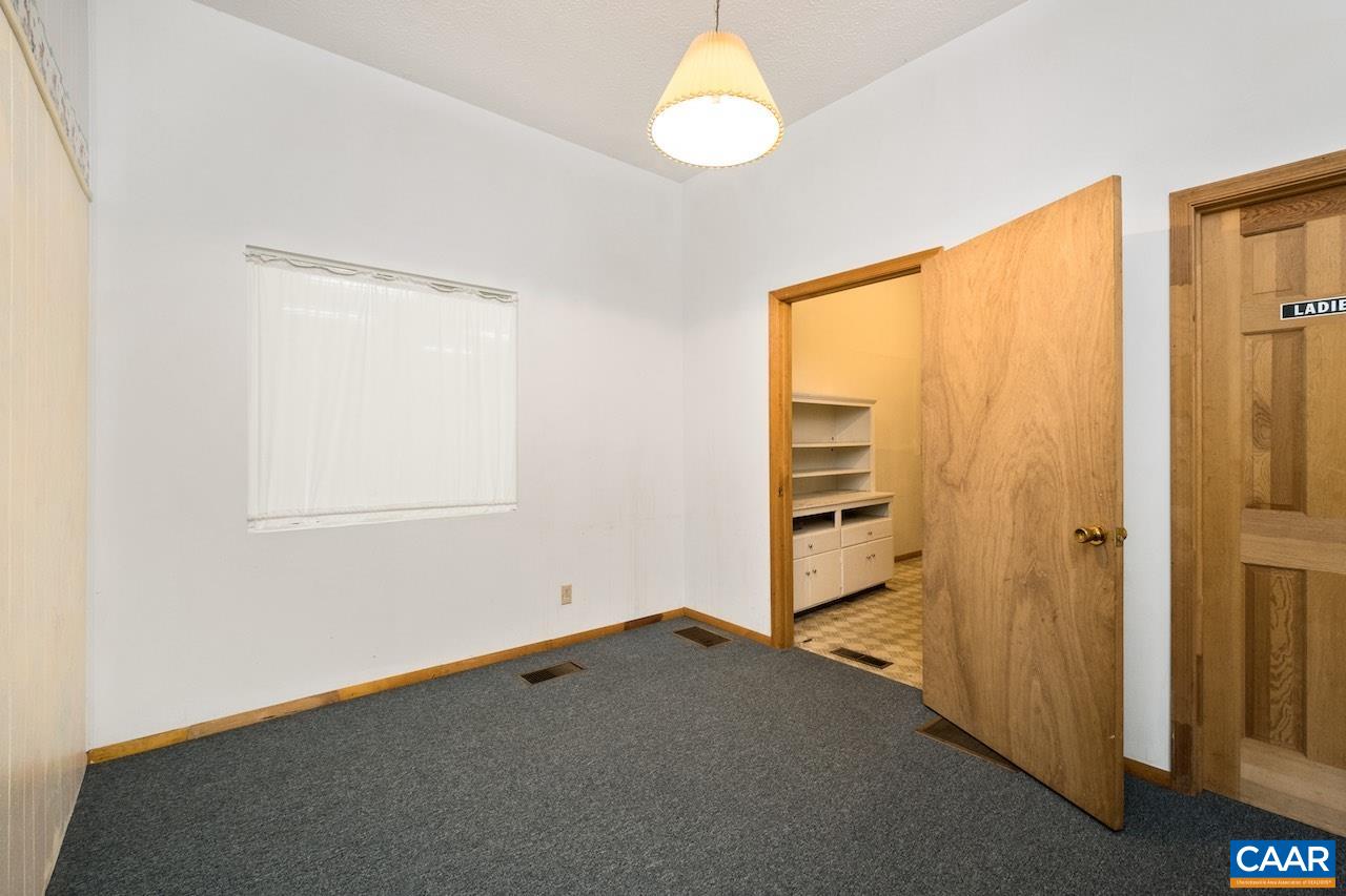 16892 PATRICK HENRY HWY