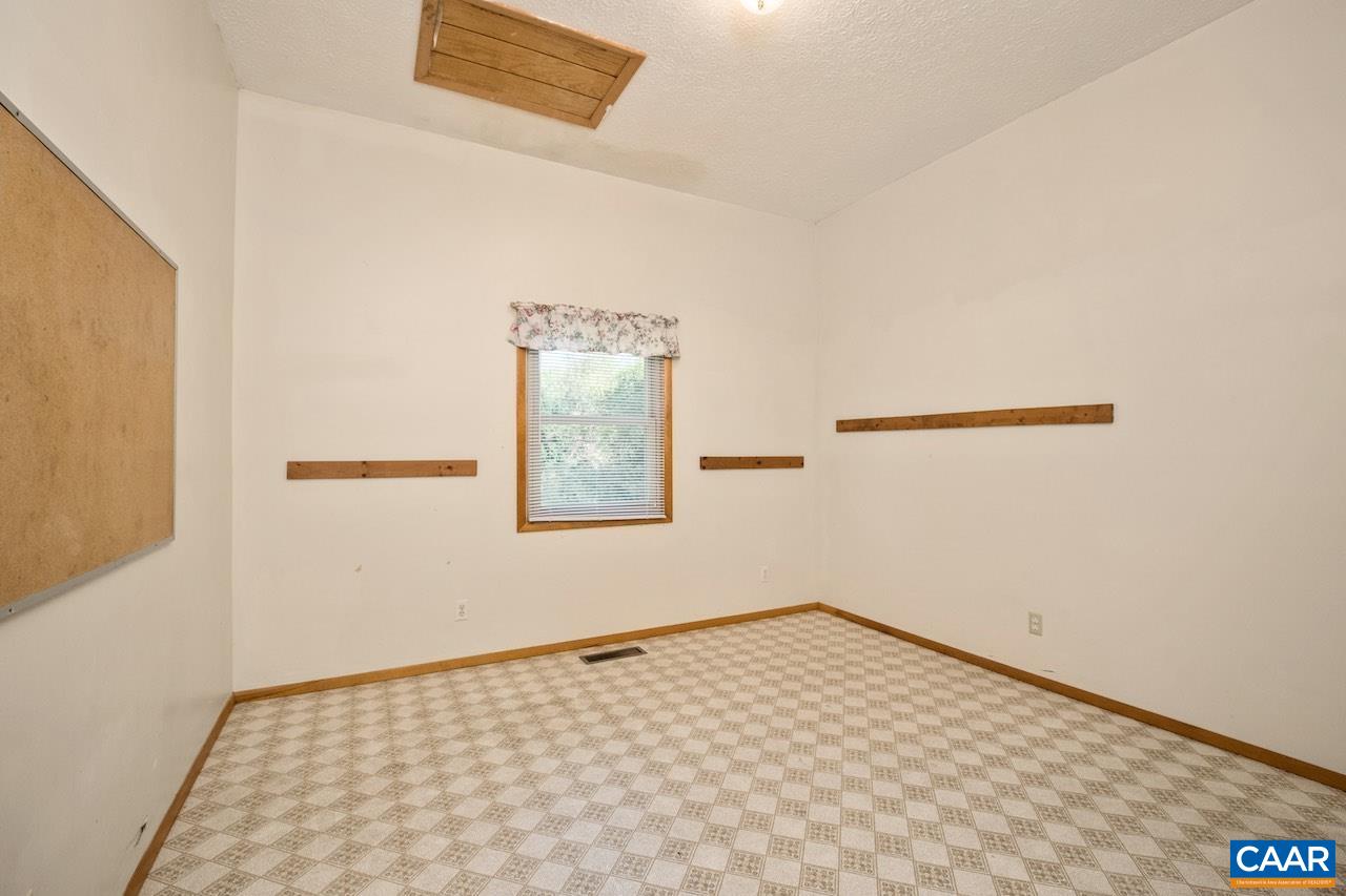 16892 PATRICK HENRY HWY