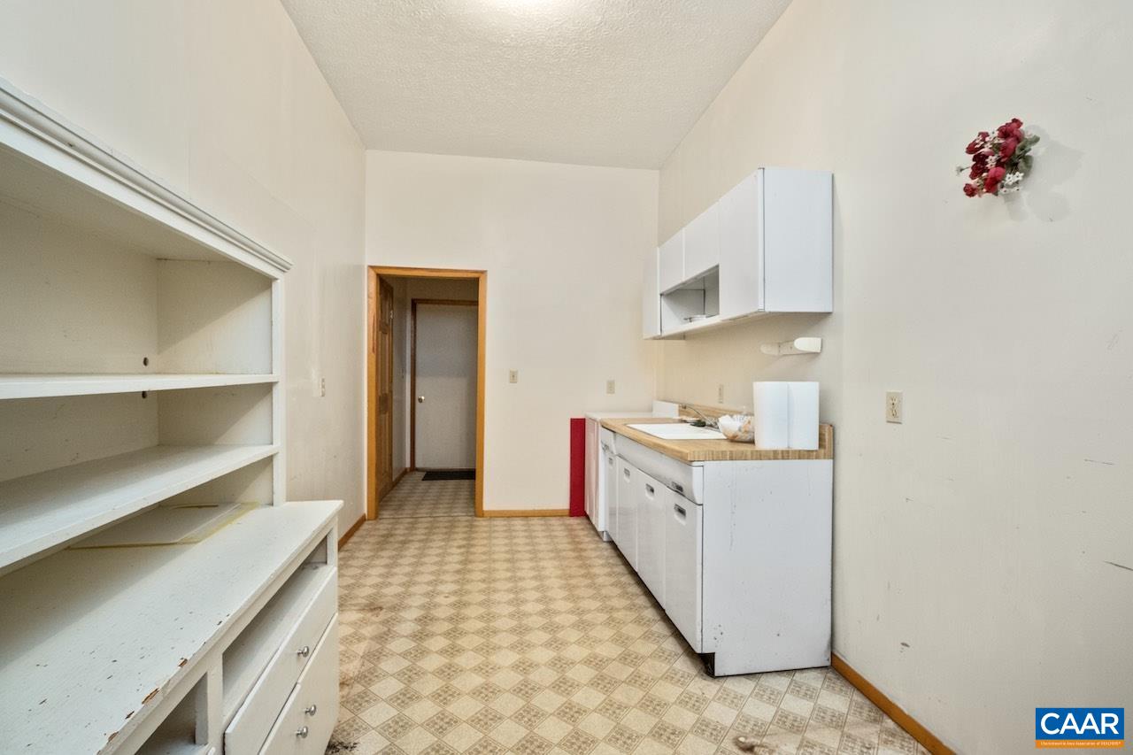 16892 PATRICK HENRY HWY