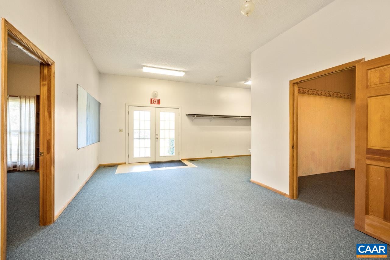 16892 PATRICK HENRY HWY