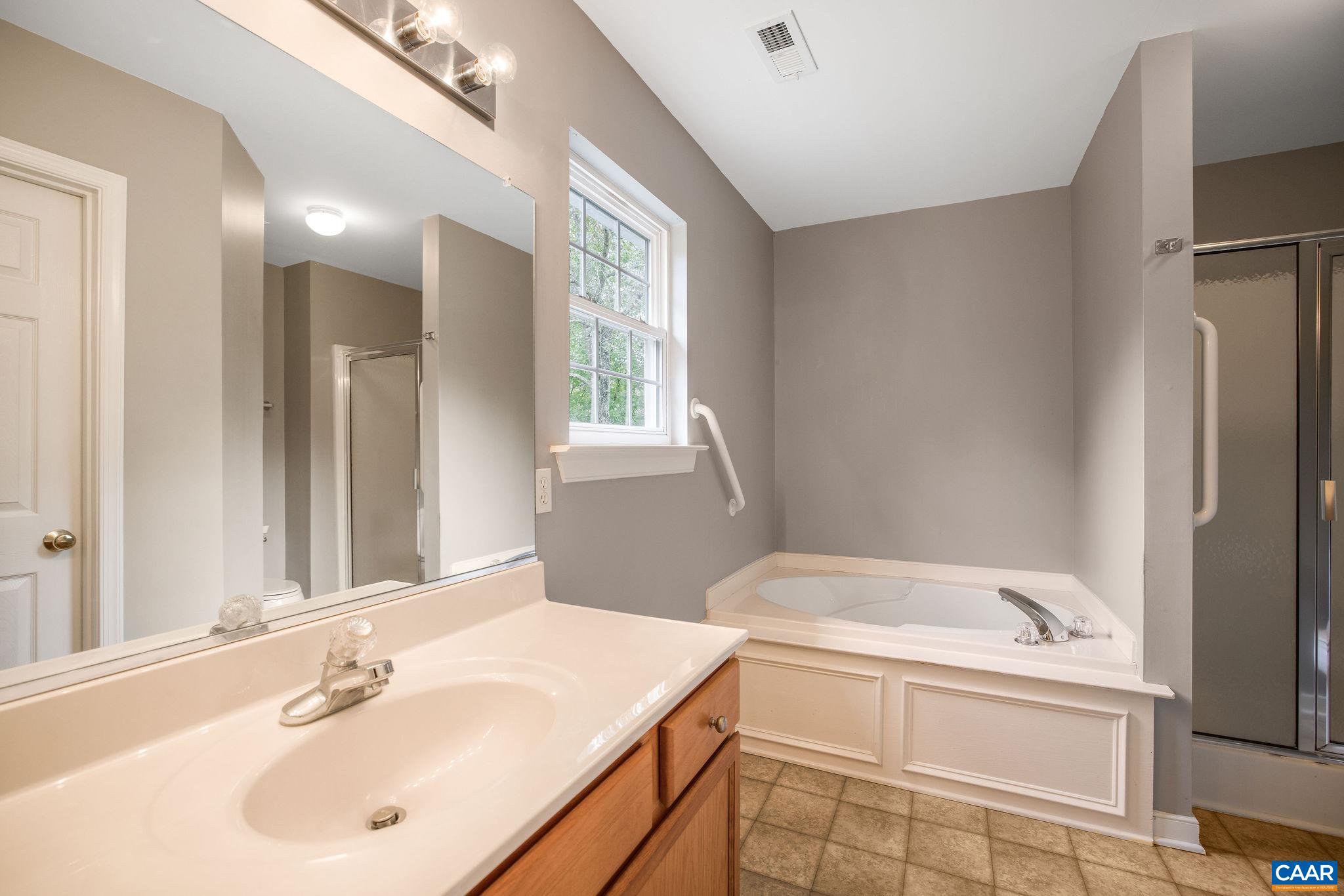 8880 HOWARDSVILLE TPKE