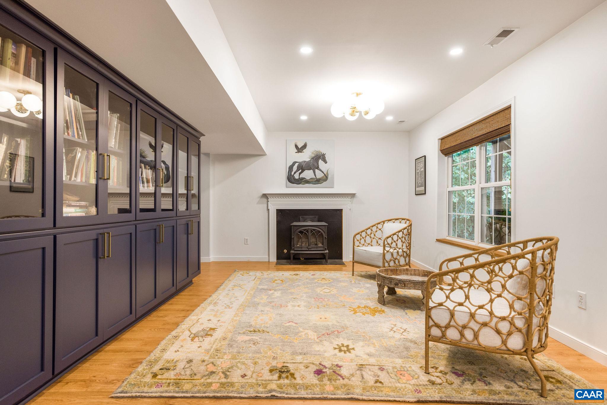 8880 HOWARDSVILLE TPKE