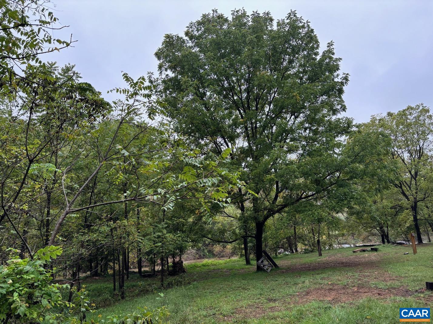 8880 HOWARDSVILLE TPKE