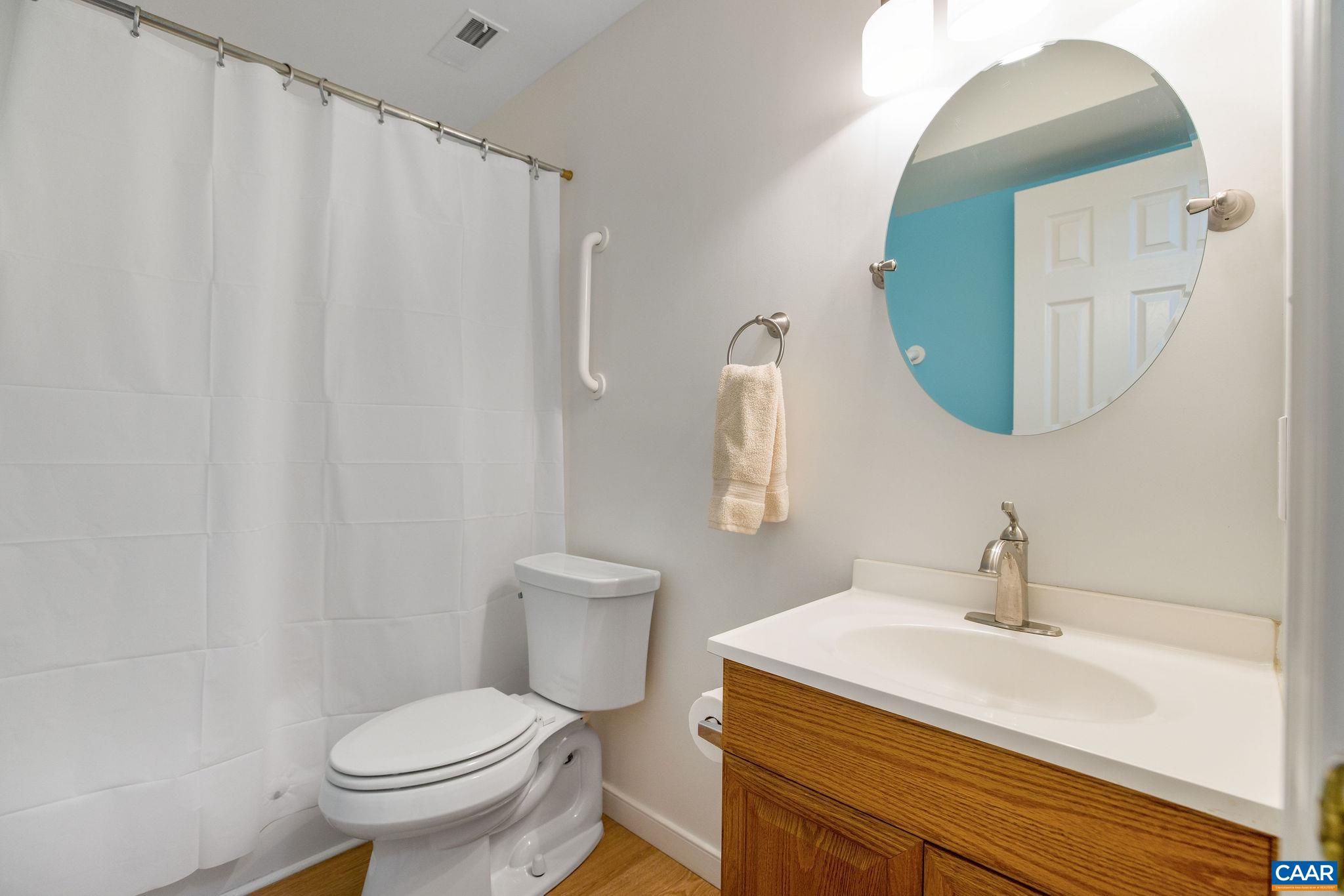 8880 HOWARDSVILLE TPKE