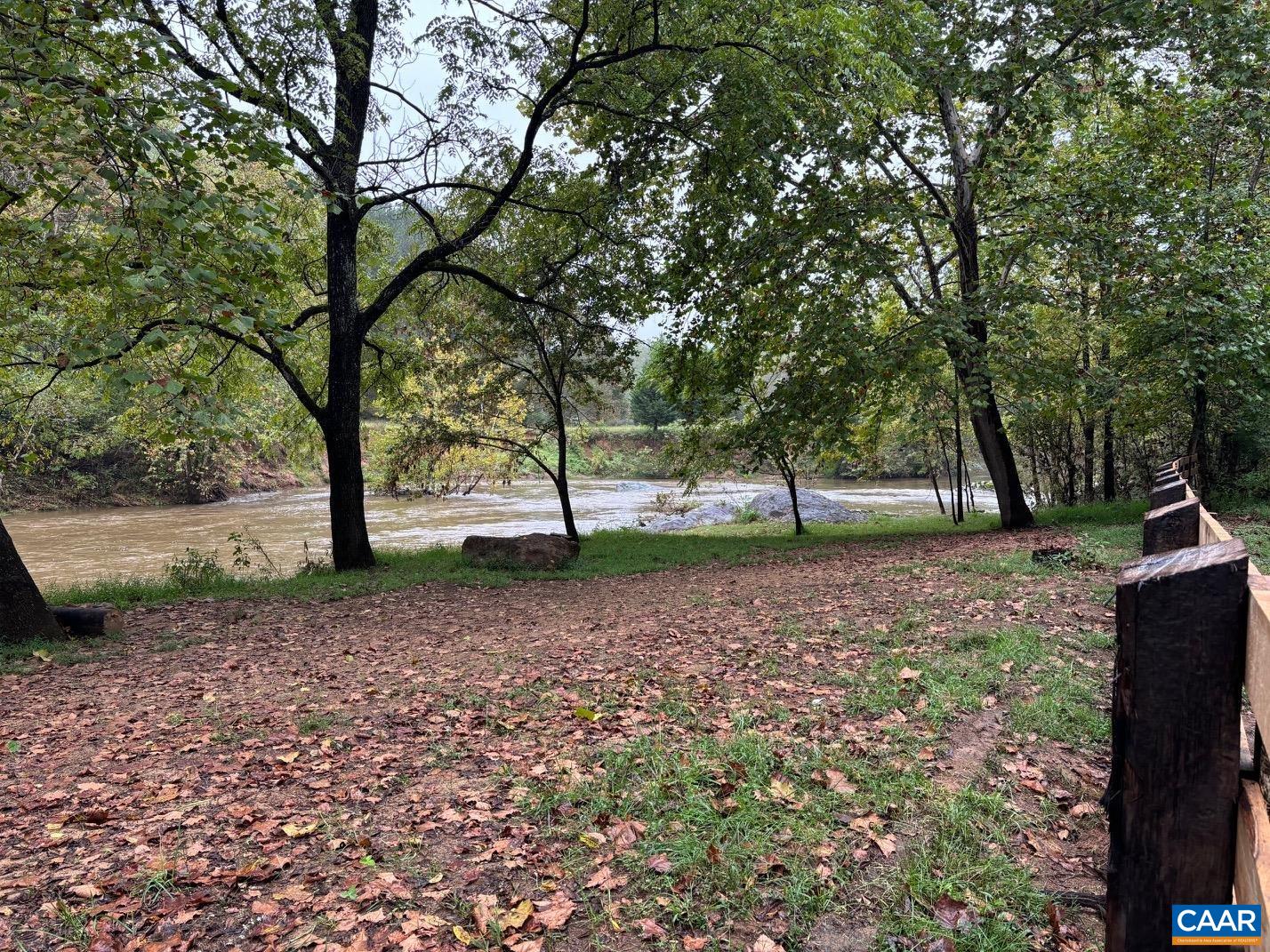 8880 HOWARDSVILLE TPKE