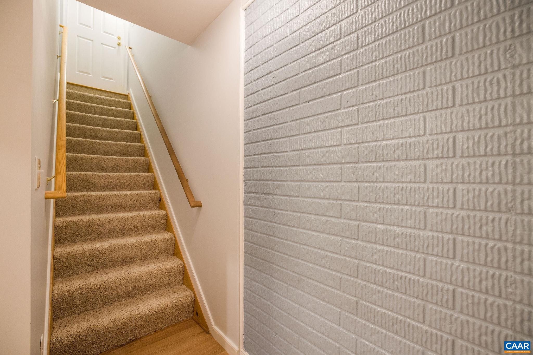 8880 HOWARDSVILLE TPKE