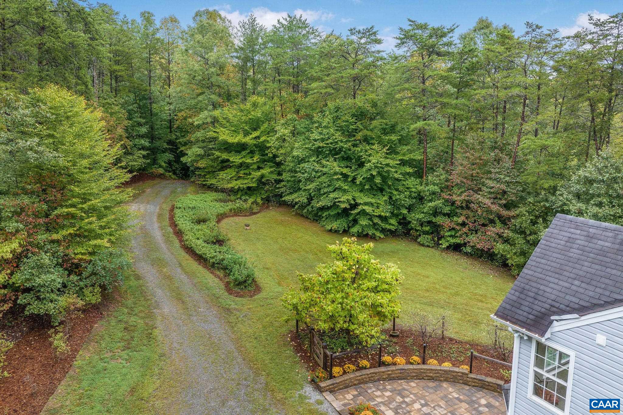 8880 HOWARDSVILLE TPKE