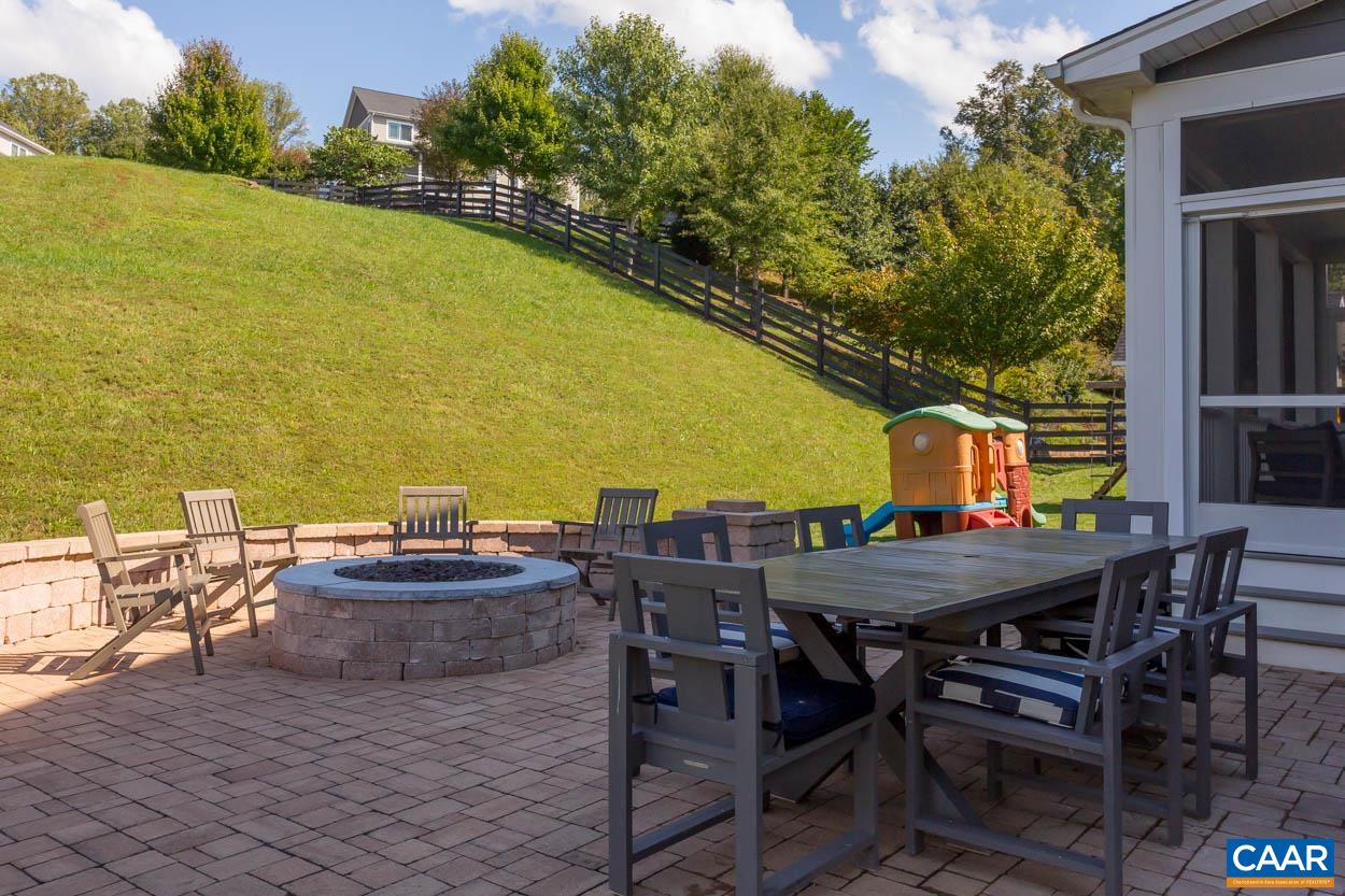 1817 HYLAND CREEK DR