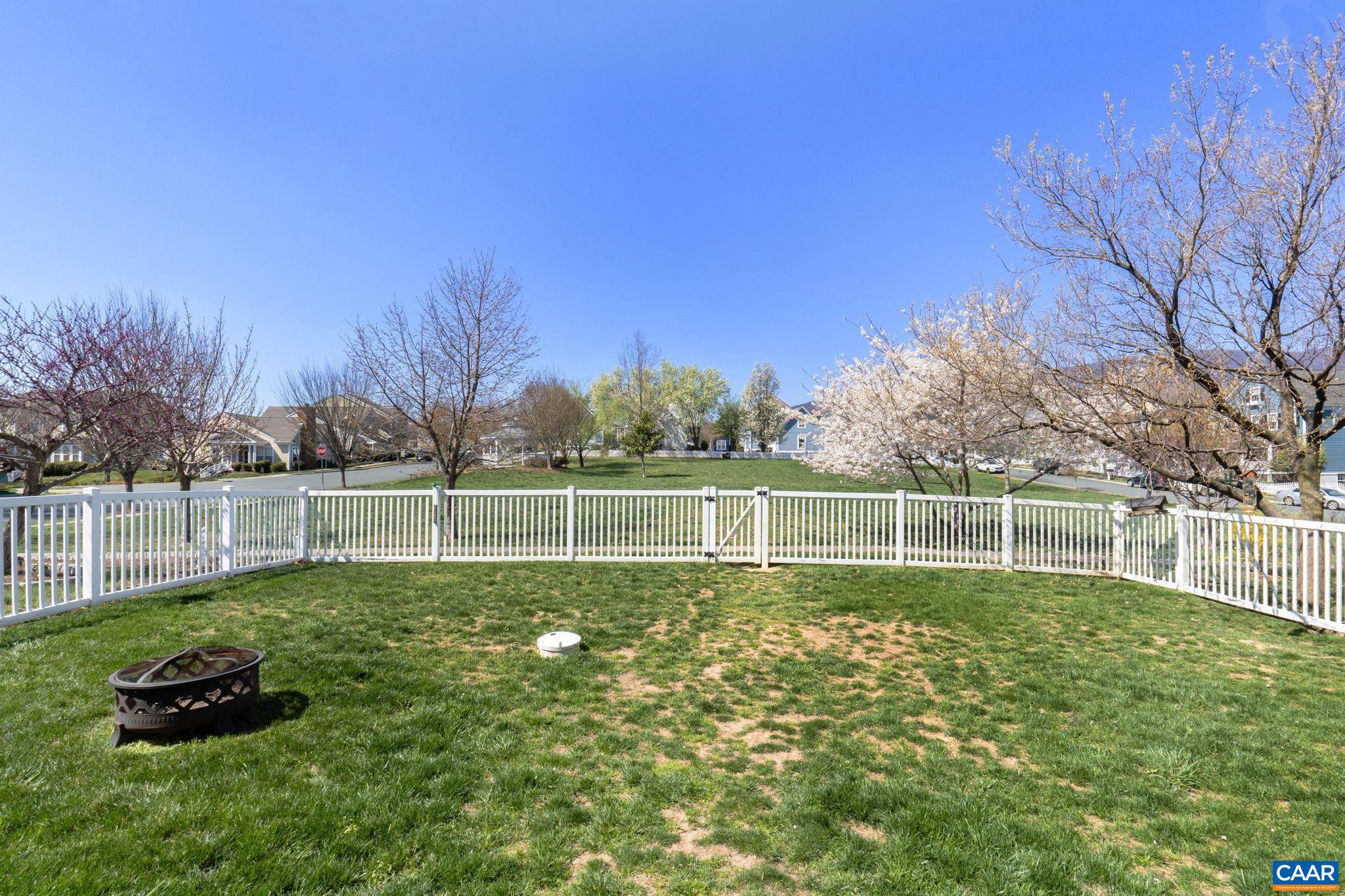 1709 CLAY DR