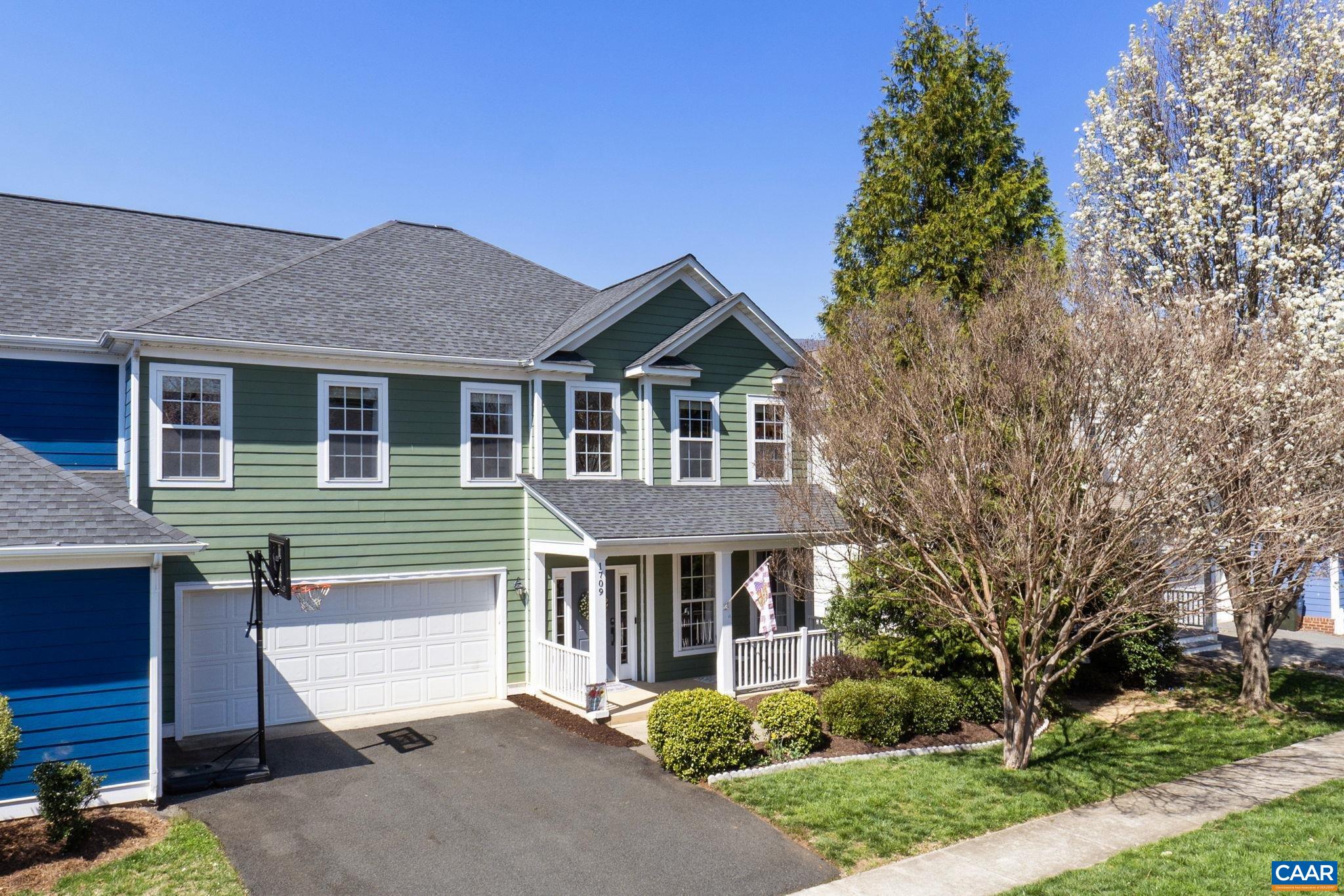 1709 CLAY DR