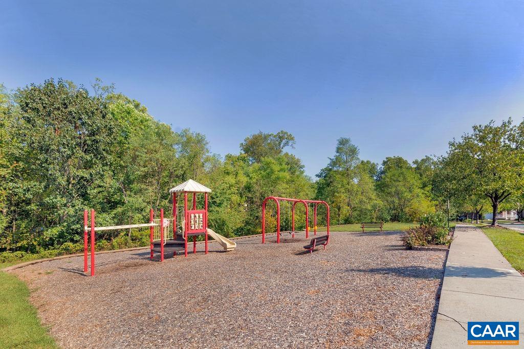 1709 CLAY DR