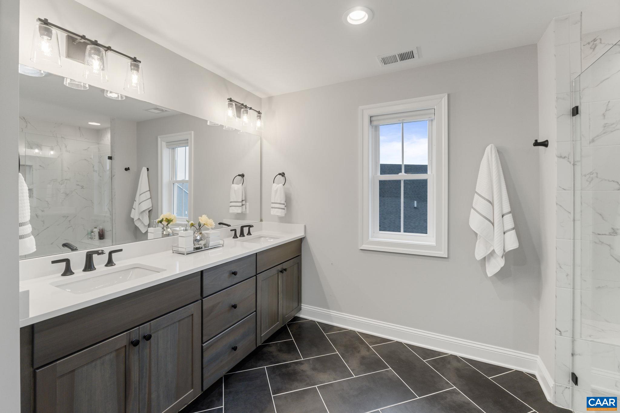 606 SAUNDERS HILL DR