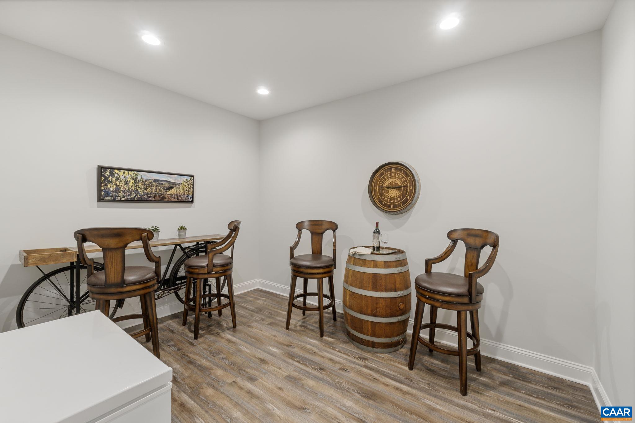 606 SAUNDERS HILL DR