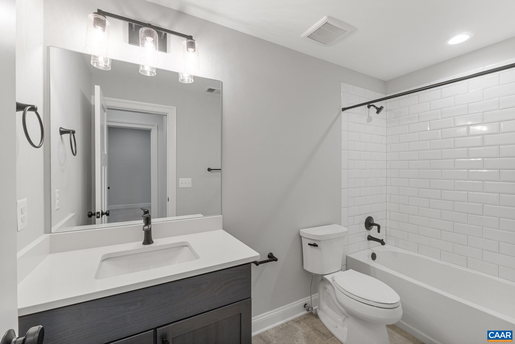 606 SAUNDERS HILL DR