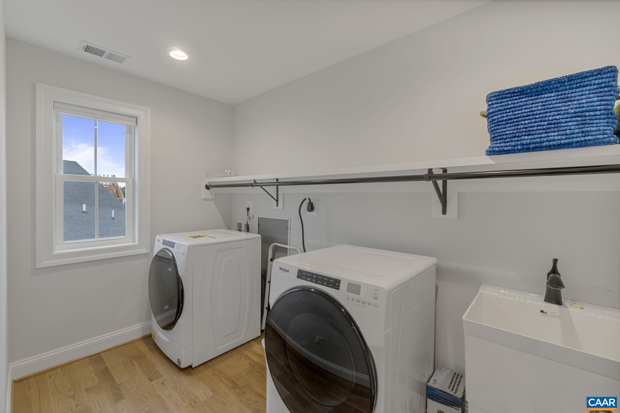 606 SAUNDERS HILL DR