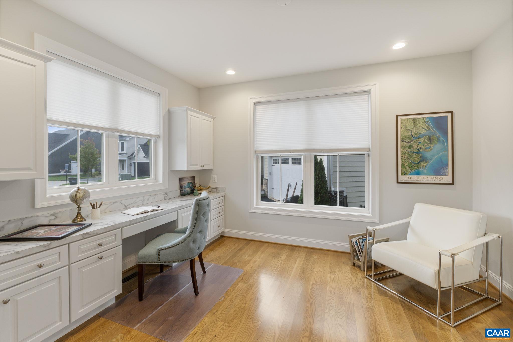 606 SAUNDERS HILL DR