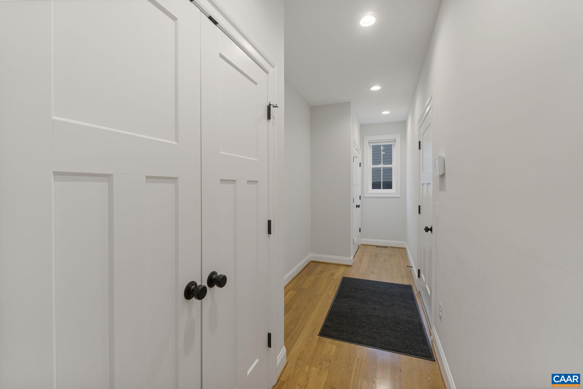 606 SAUNDERS HILL DR