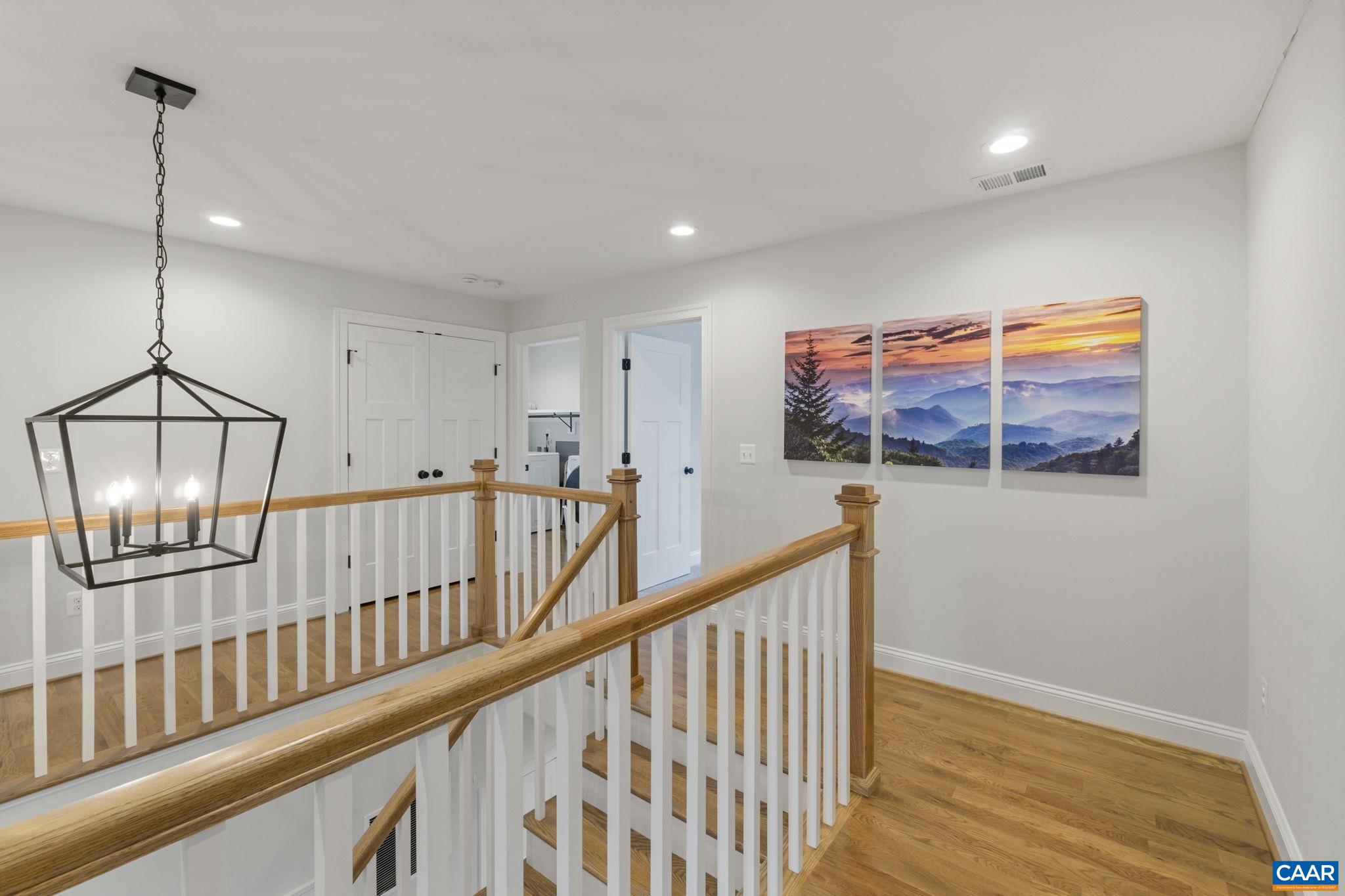 606 SAUNDERS HILL DR