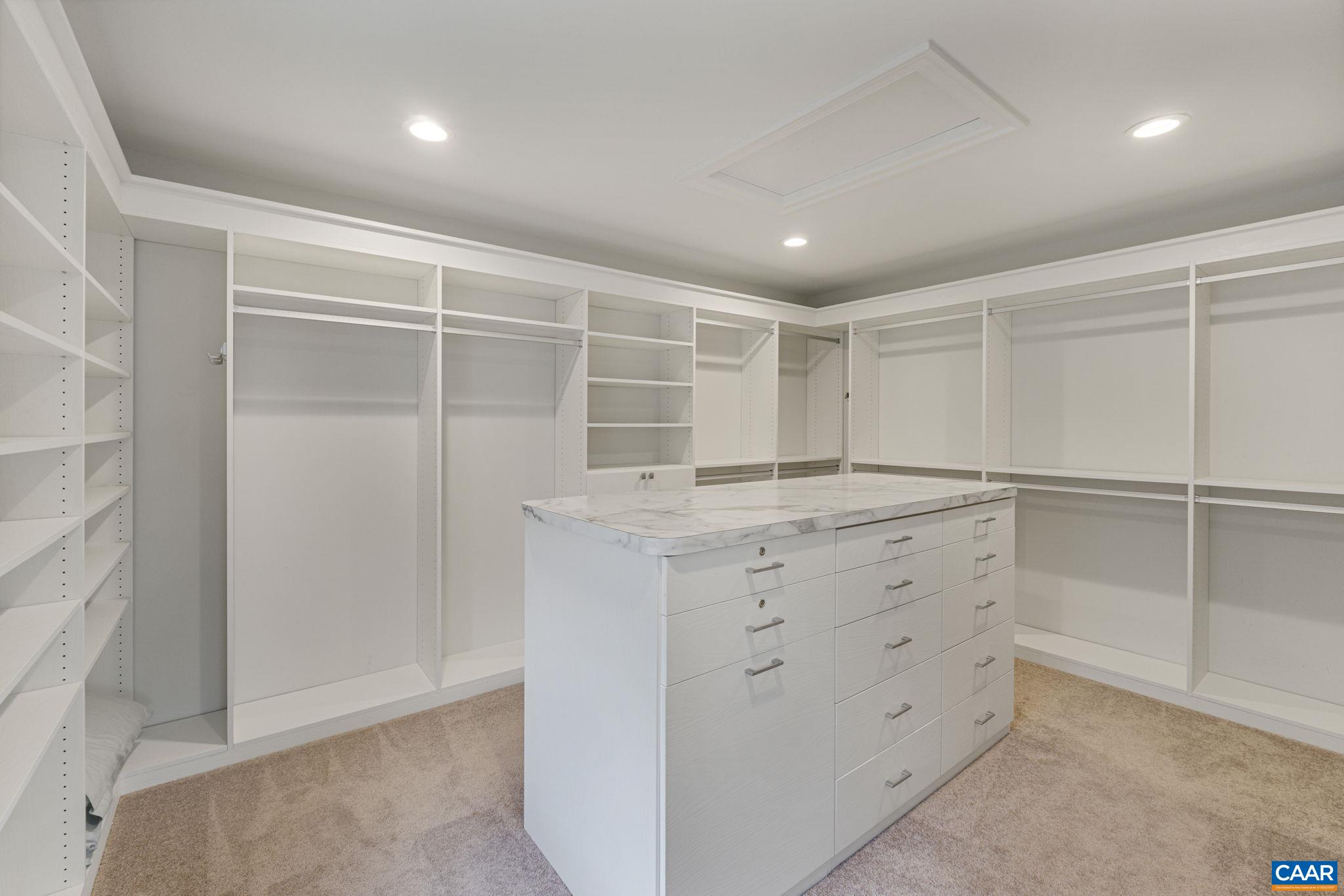 606 SAUNDERS HILL DR