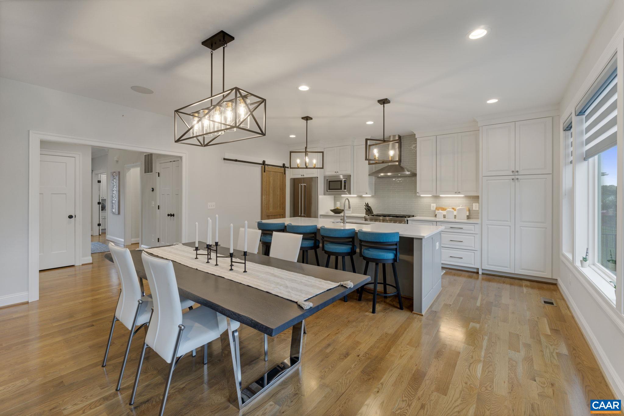 606 SAUNDERS HILL DR