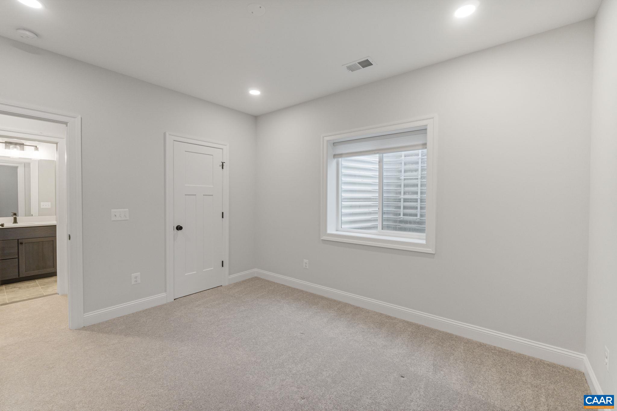 606 SAUNDERS HILL DR