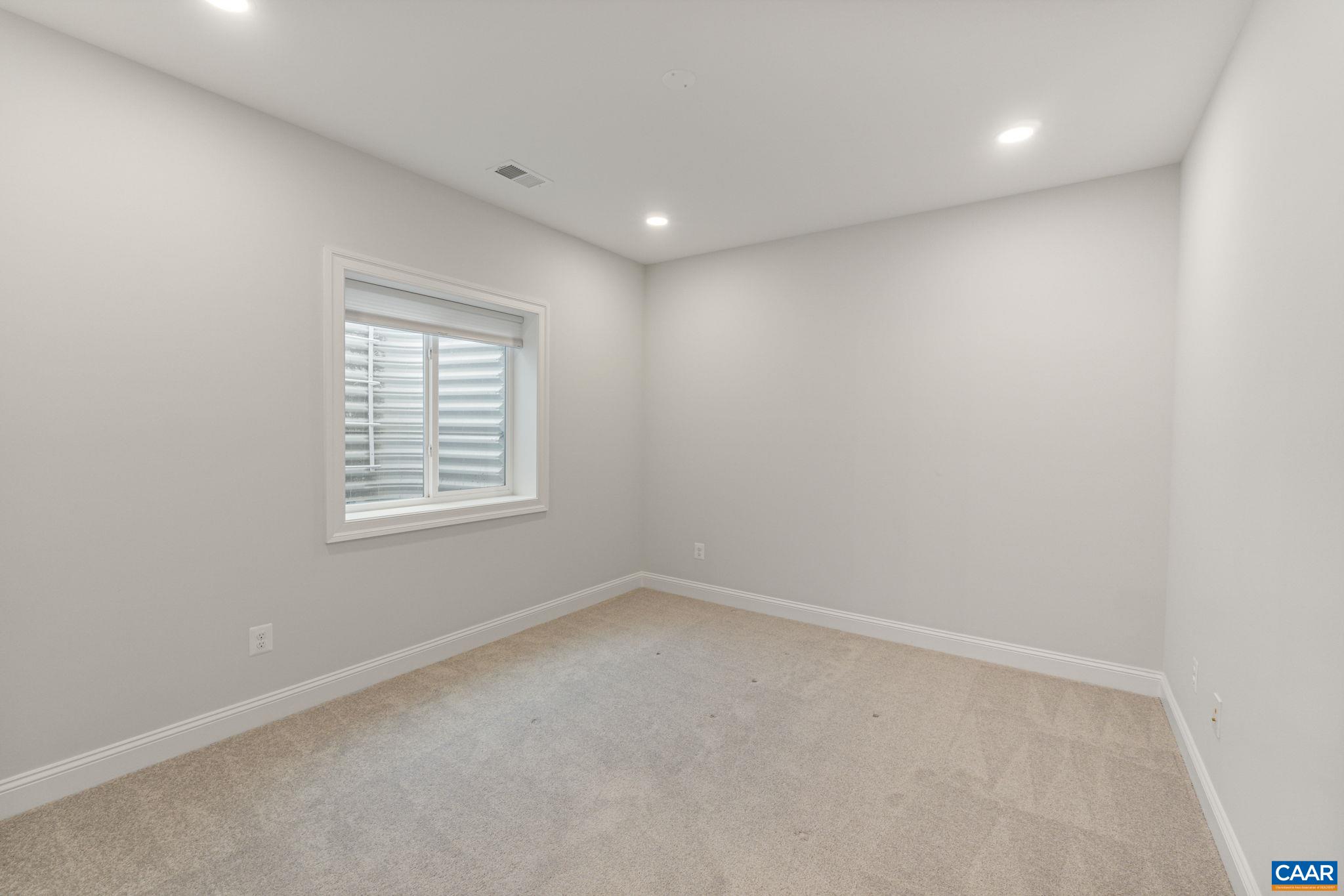 606 SAUNDERS HILL DR