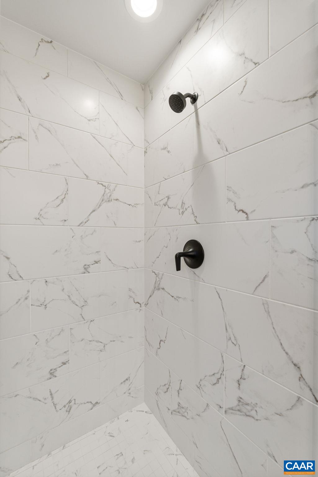 606 SAUNDERS HILL DR