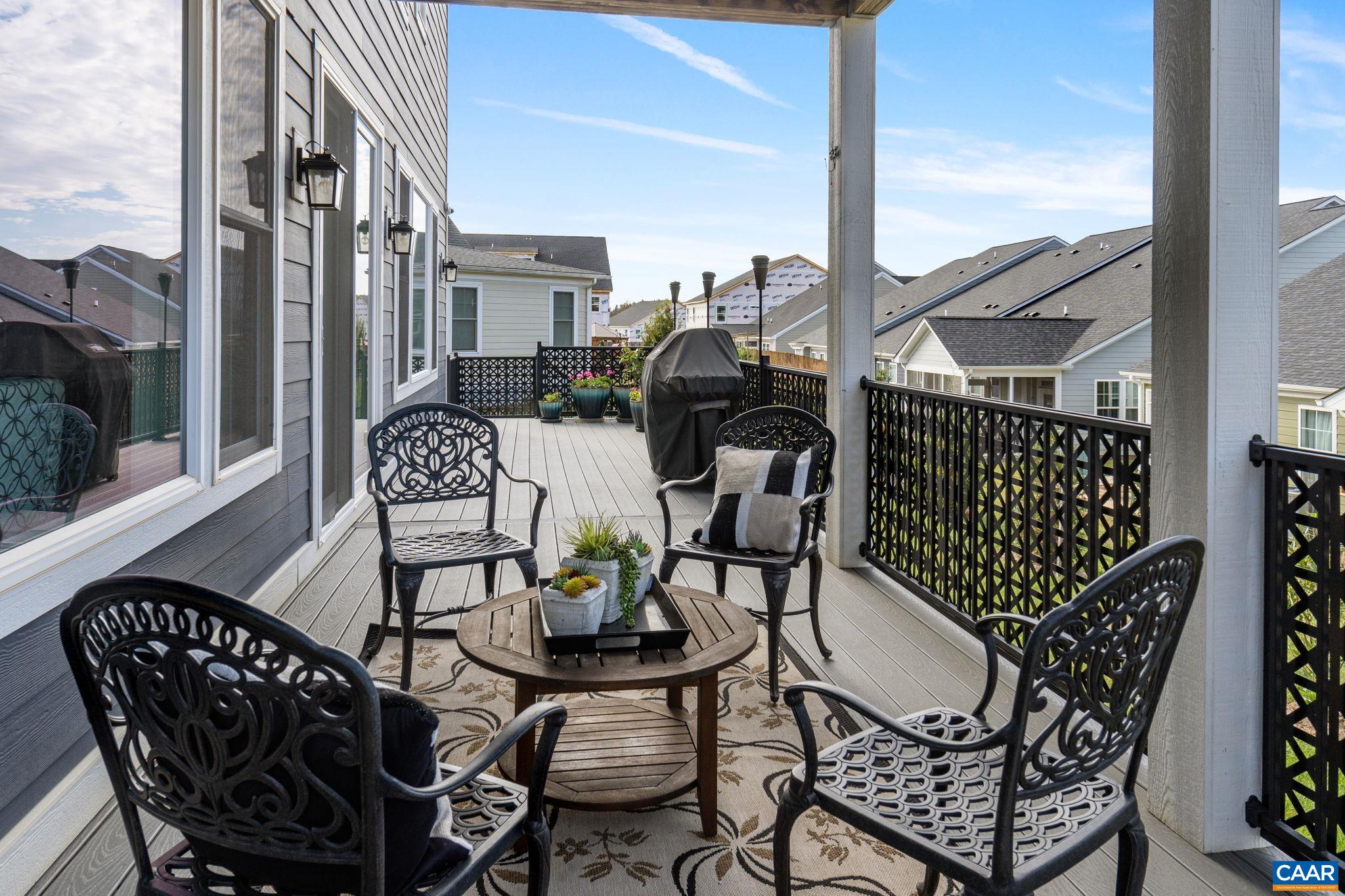 606 SAUNDERS HILL DR