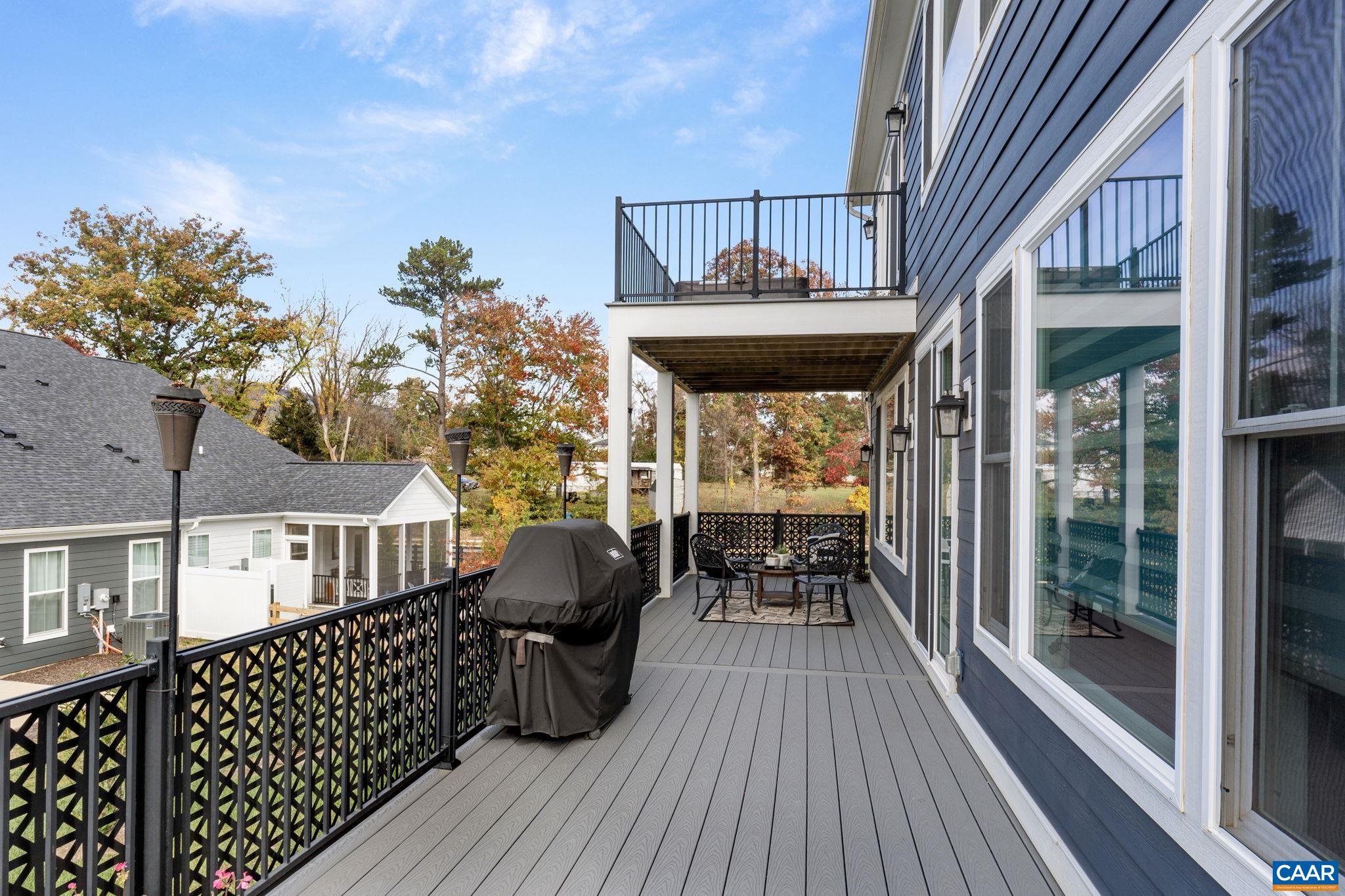 606 SAUNDERS HILL DR