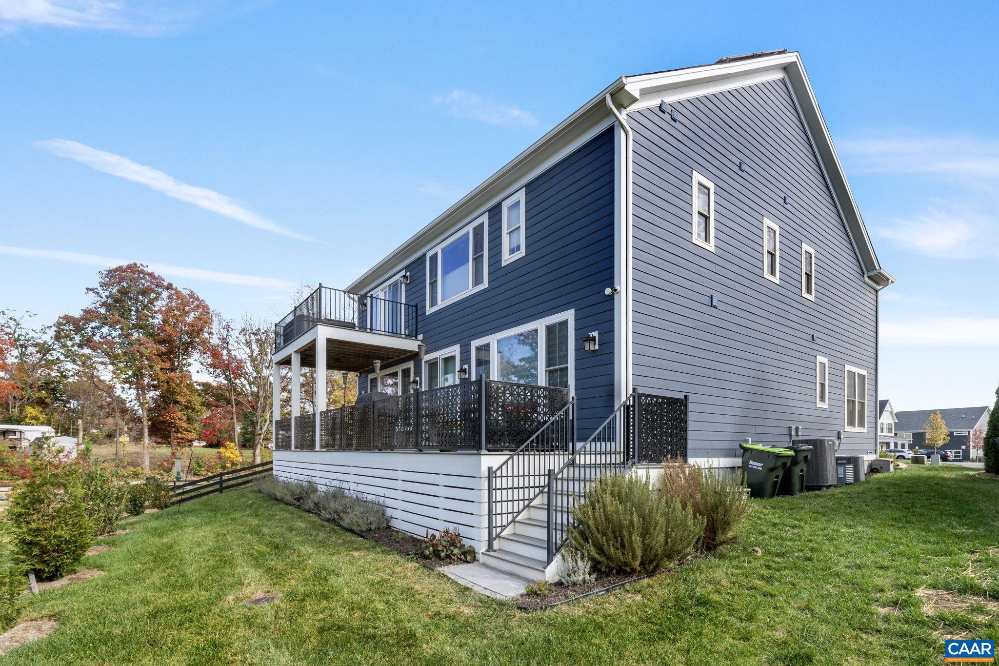 606 SAUNDERS HILL DR