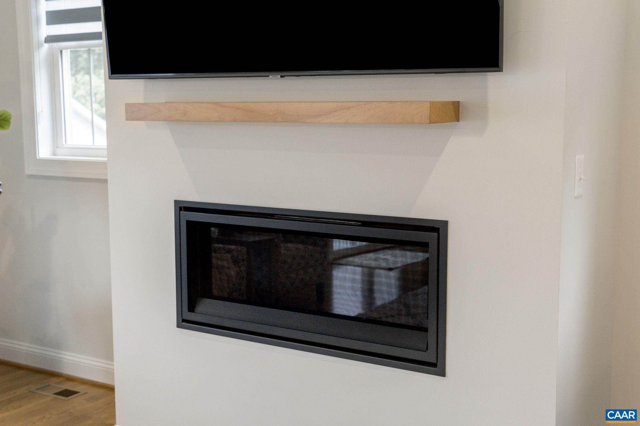 606 SAUNDERS HILL DR