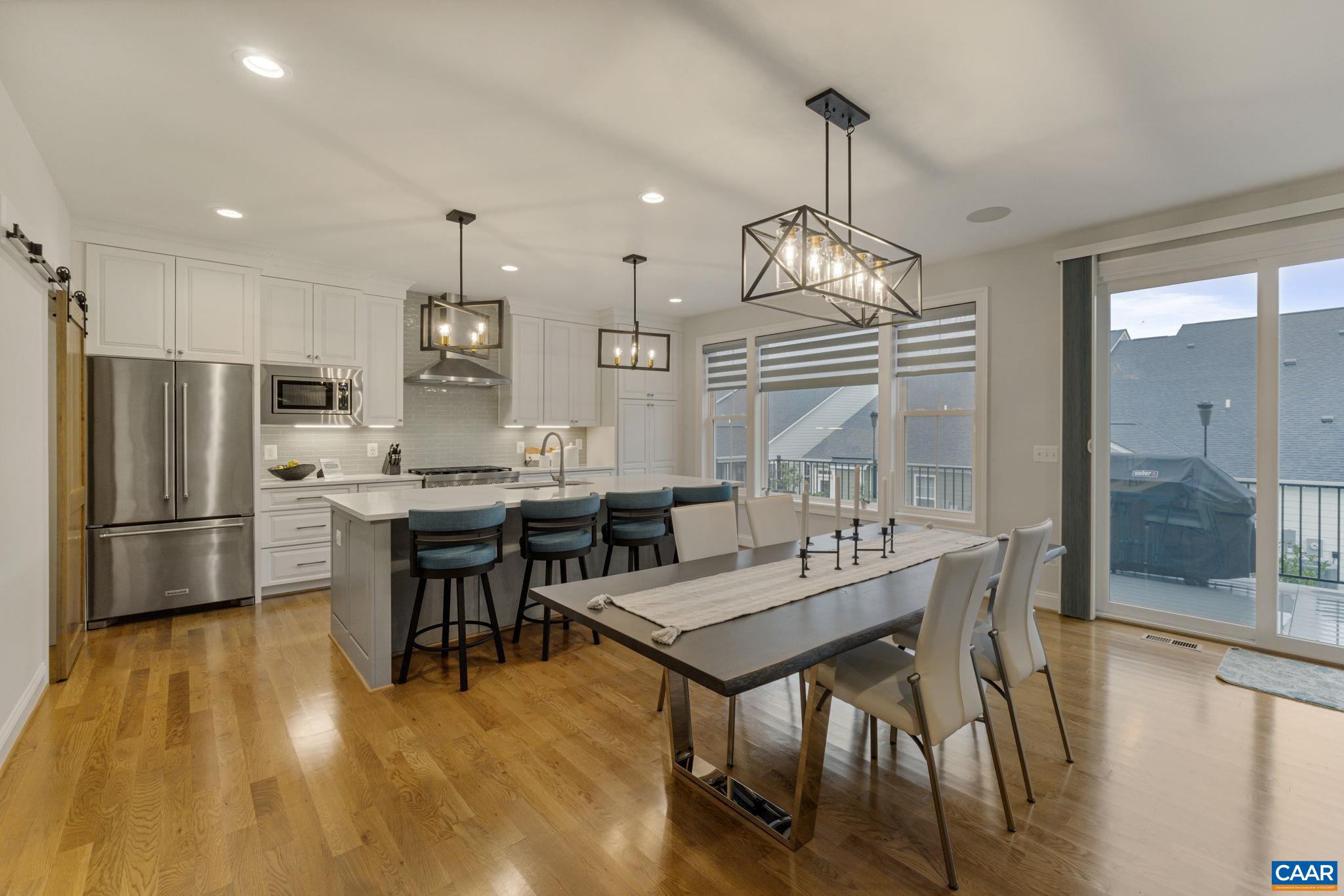 606 SAUNDERS HILL DR