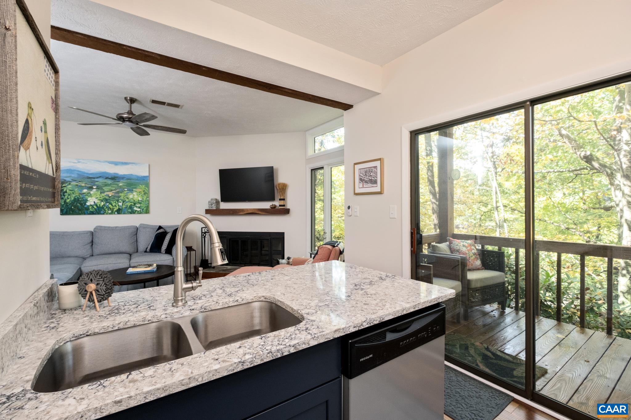 778 LAURELWOOD CONDOS