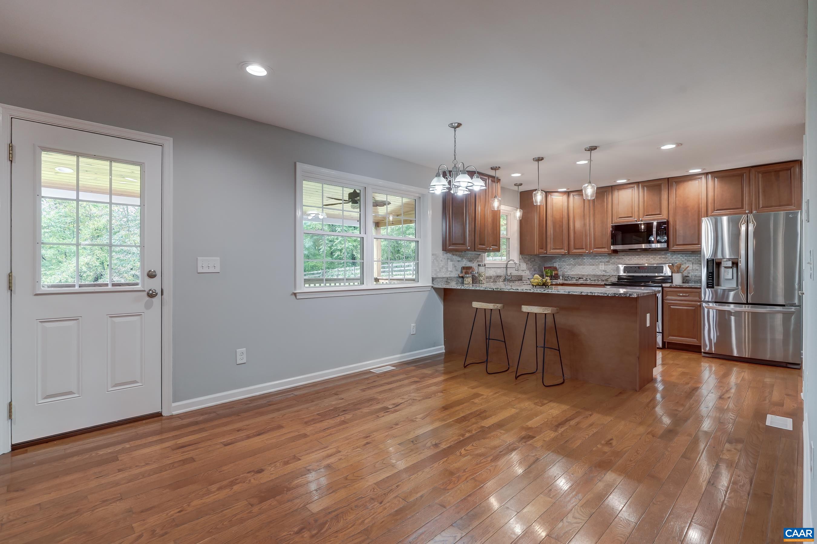 968 GREENWOOD RD