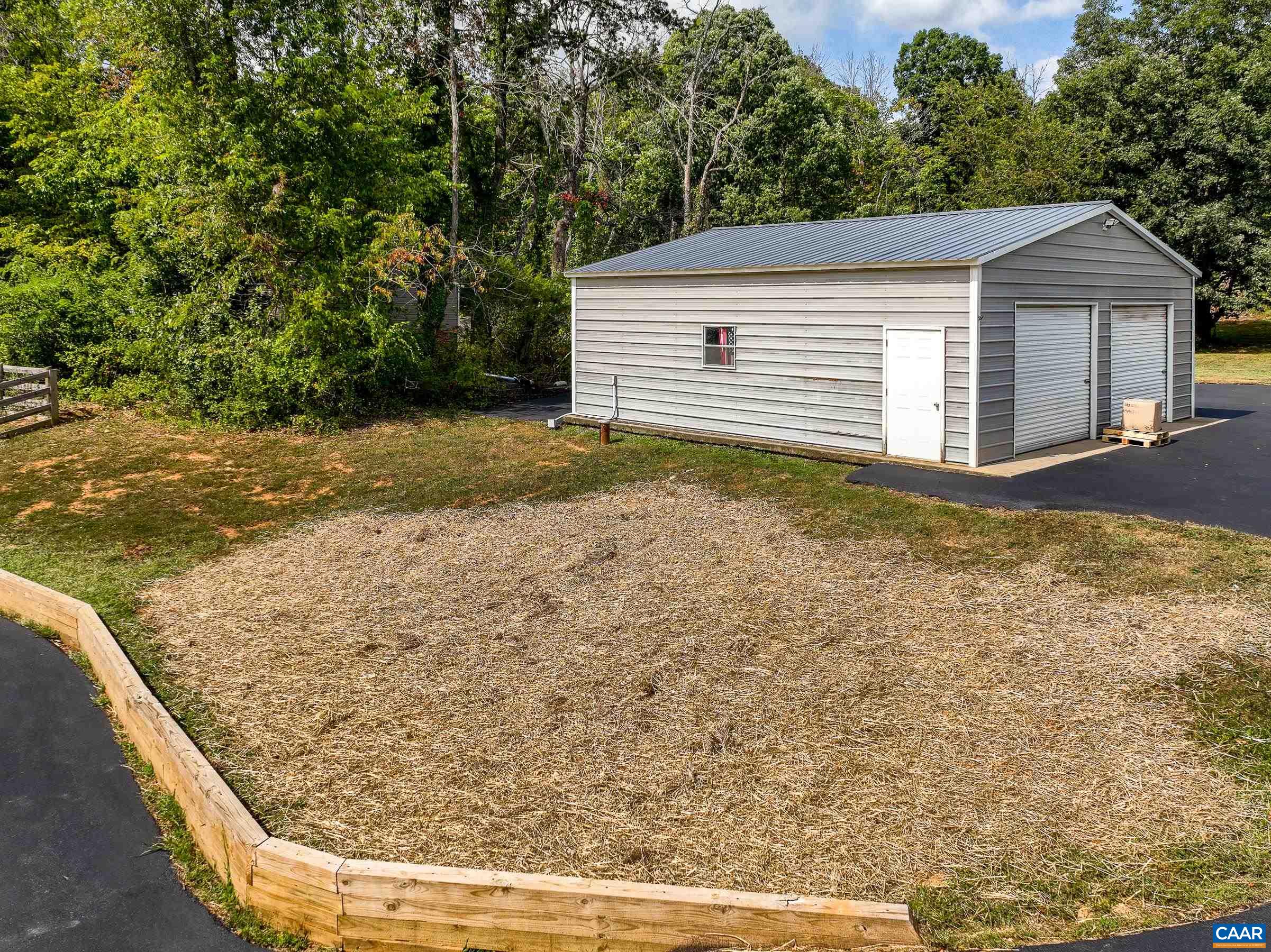 968 GREENWOOD RD