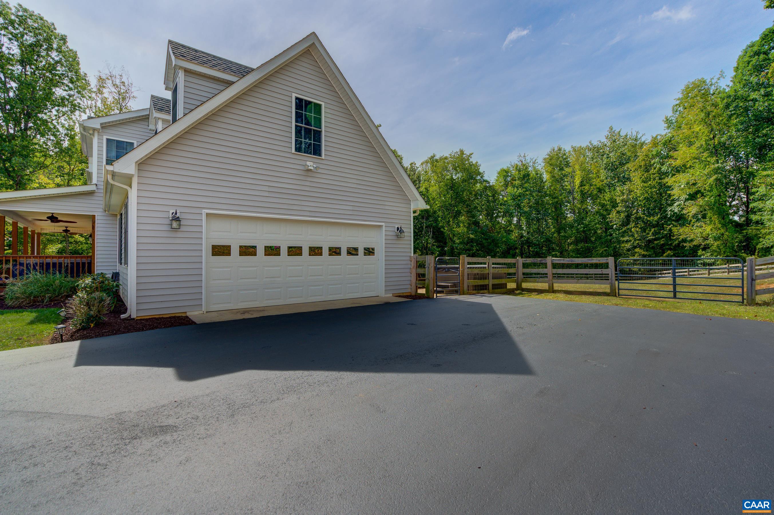 968 GREENWOOD RD