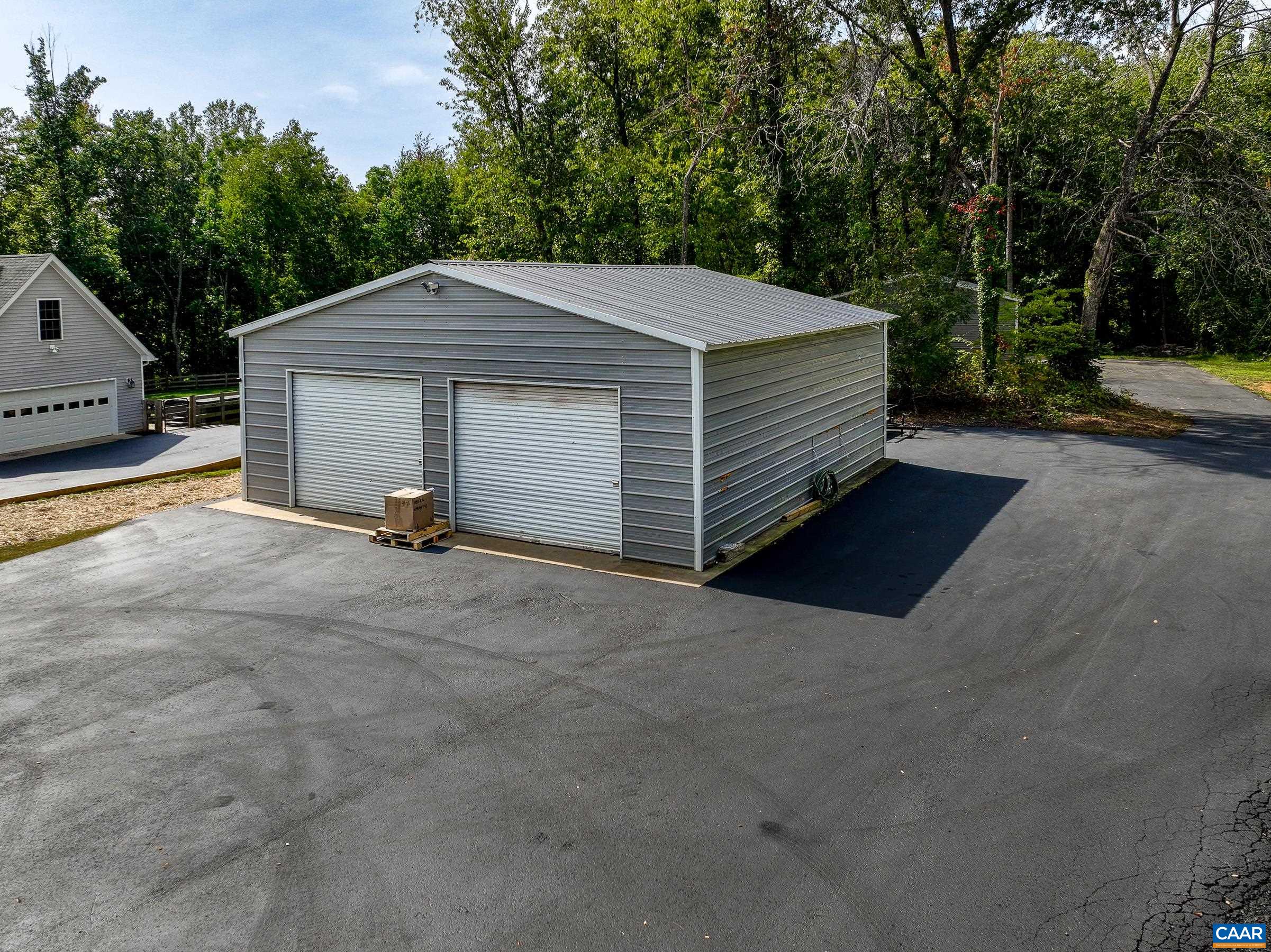 968 GREENWOOD RD